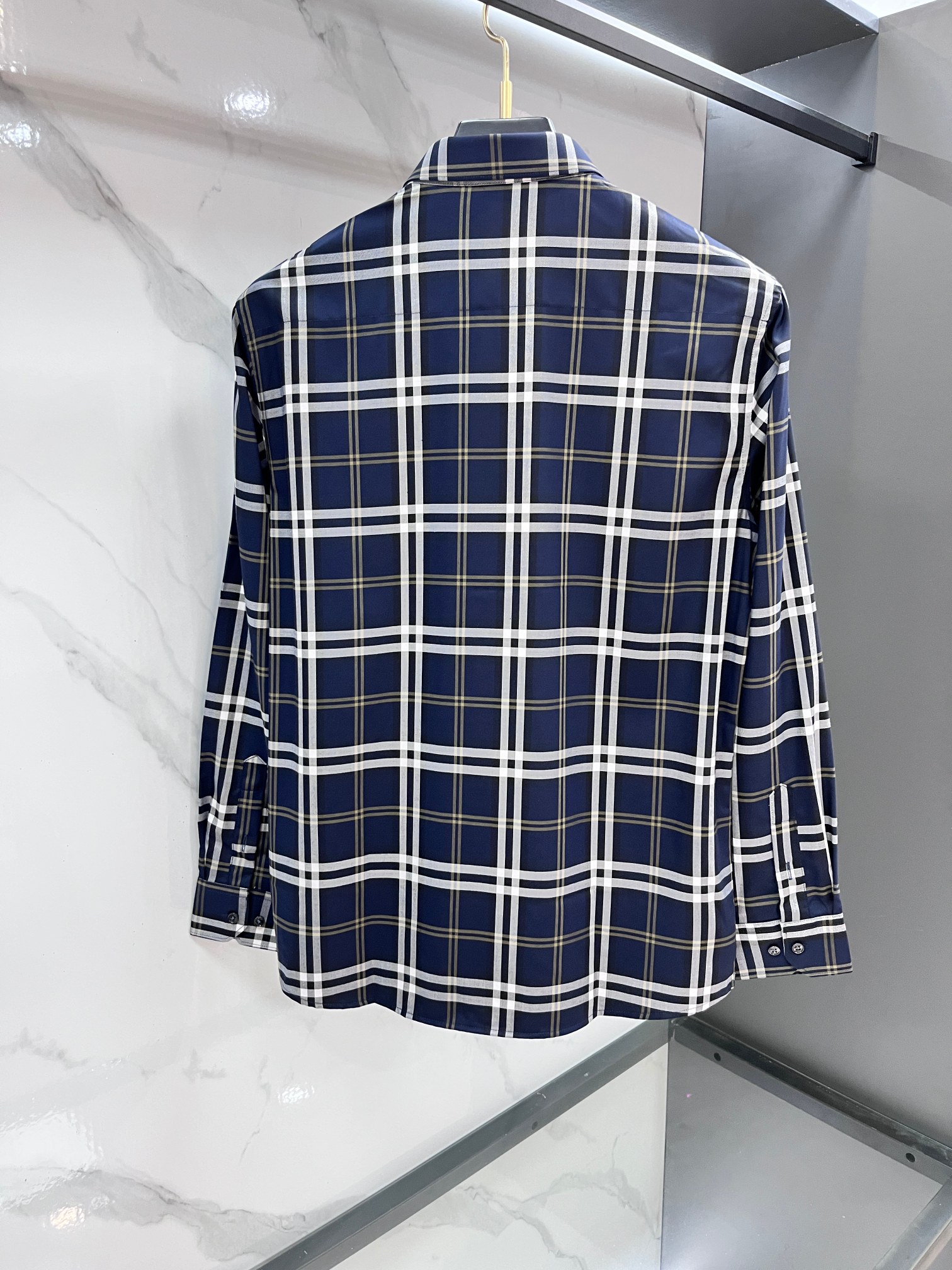 巴宝莉 官网1:1原单品质25ss新款秋冬格子对位衬衫原版3,200购入开发，面料采用100%锦纶定织格