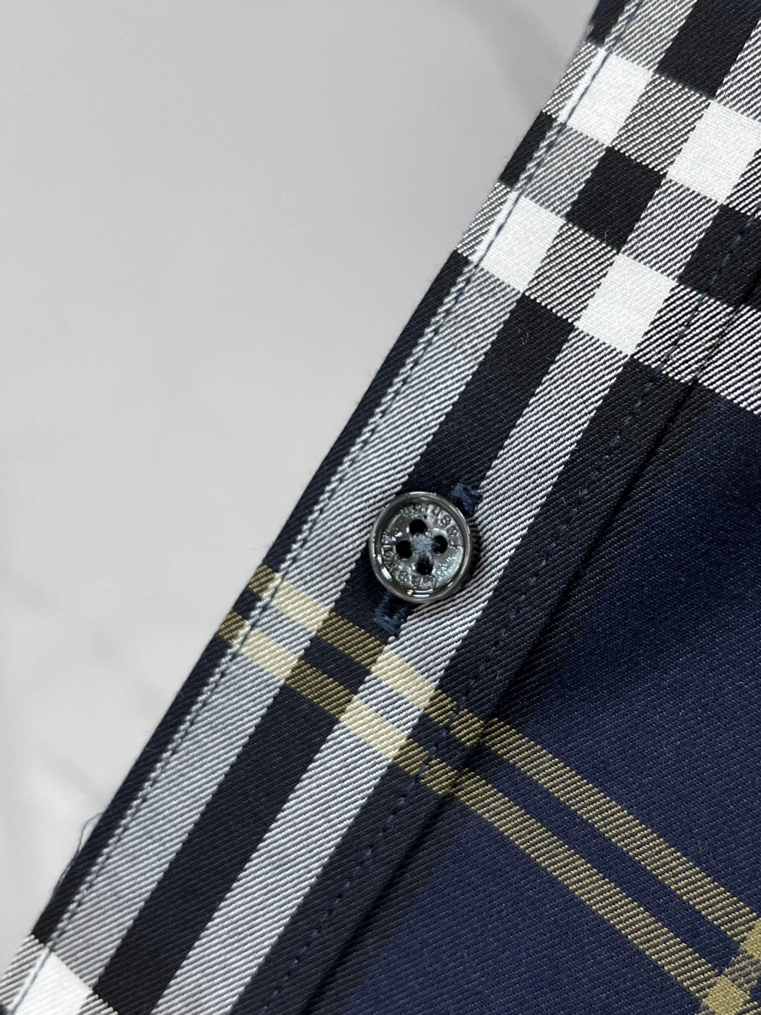 巴宝莉 官网1:1原单品质25ss新款秋冬格子对位衬衫原版3,200购入开发，面料采用100%锦纶定织格