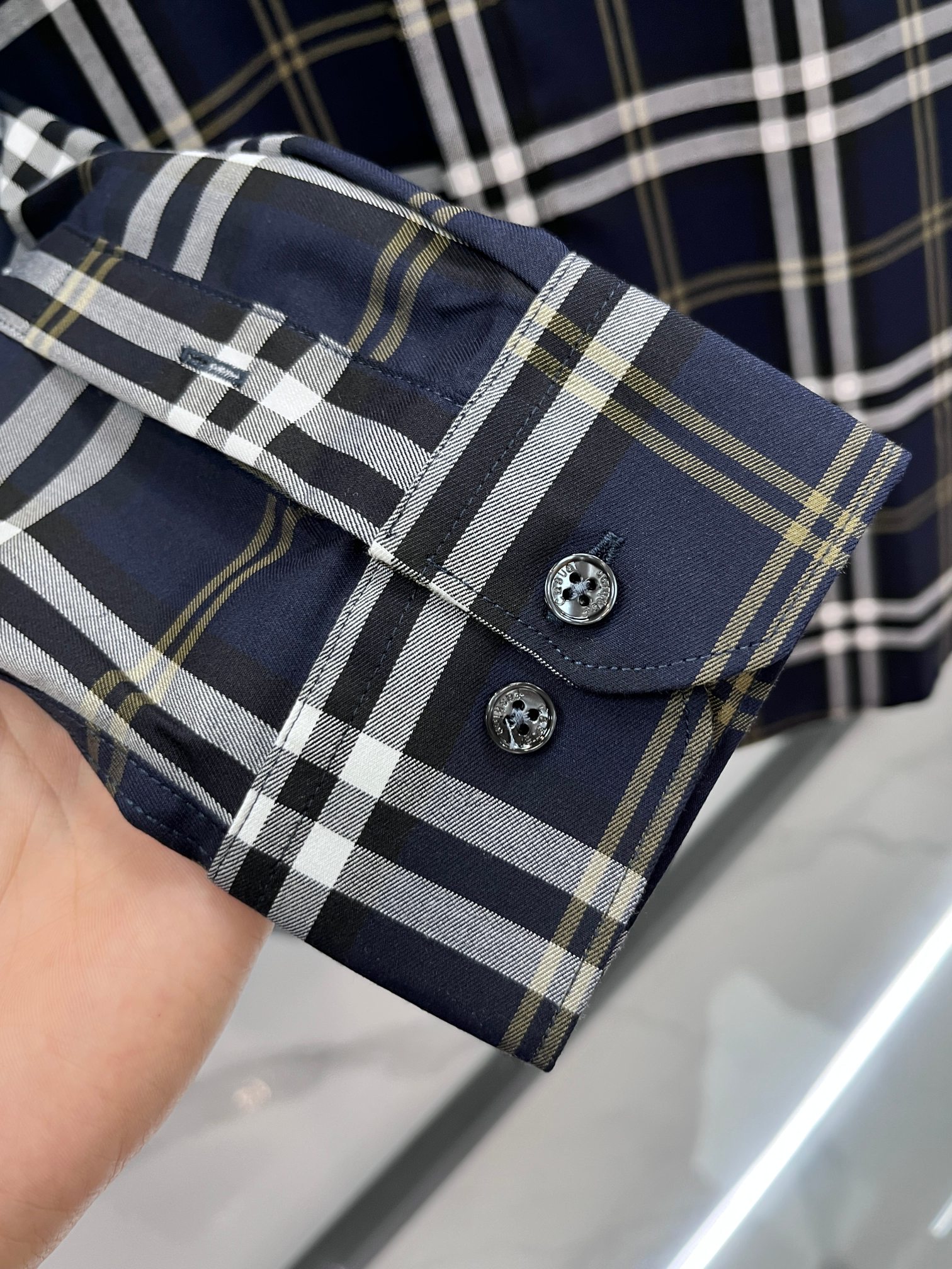 巴宝莉 官网1:1原单品质25ss新款秋冬格子对位衬衫原版3,200购入开发，面料采用100%锦纶定织格