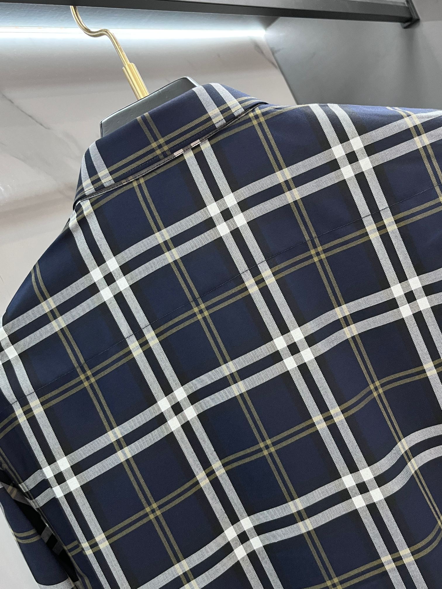 巴宝莉 官网1:1原单品质25ss新款秋冬格子对位衬衫原版3,200购入开发，面料采用100%锦纶定织格