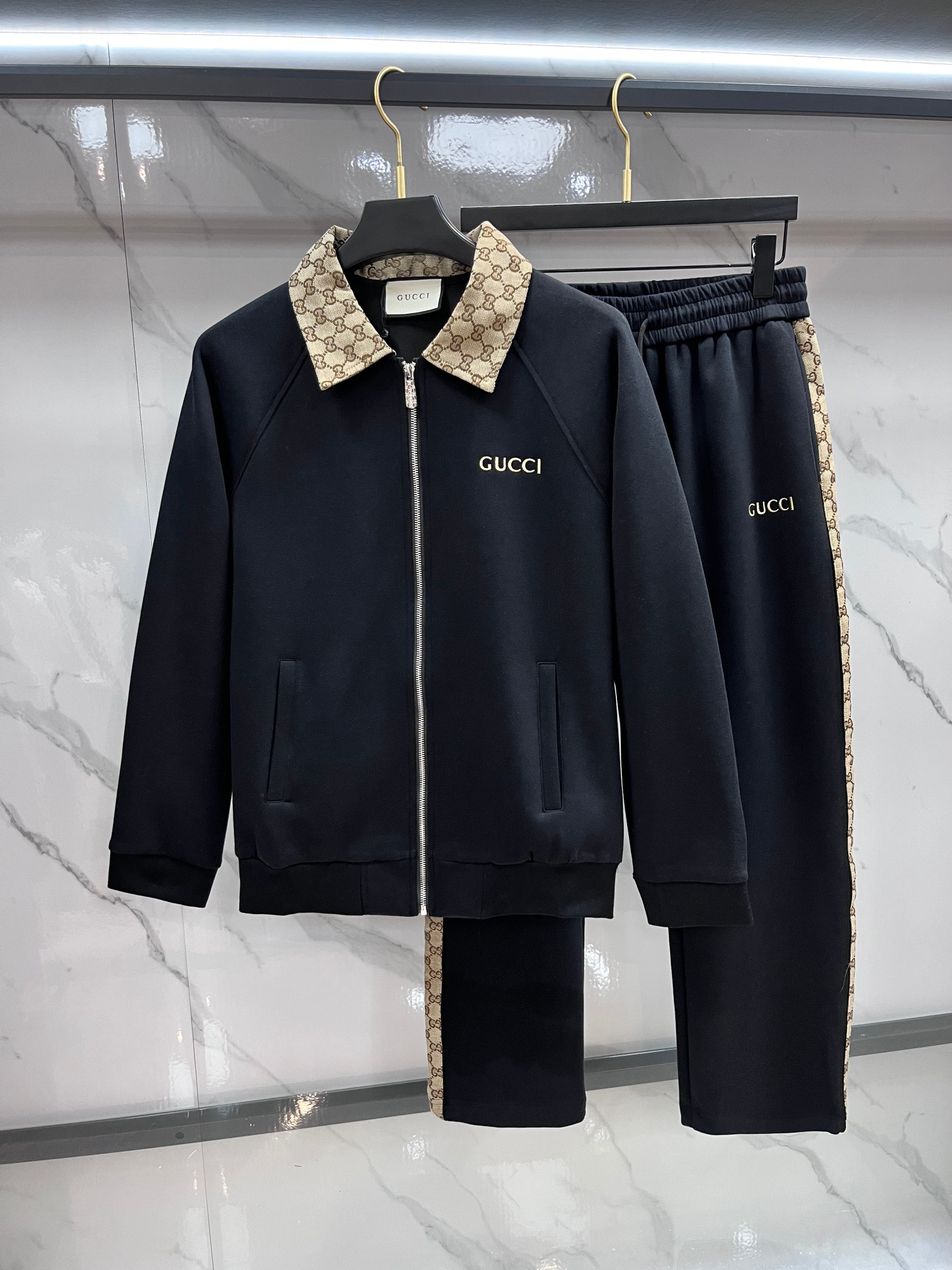 Gucci 秋冬最新品套装-同步有售，原单狠货休闲时尚套装，上身很有特点！吸睛而有亮点，进口高密度聚酯纤