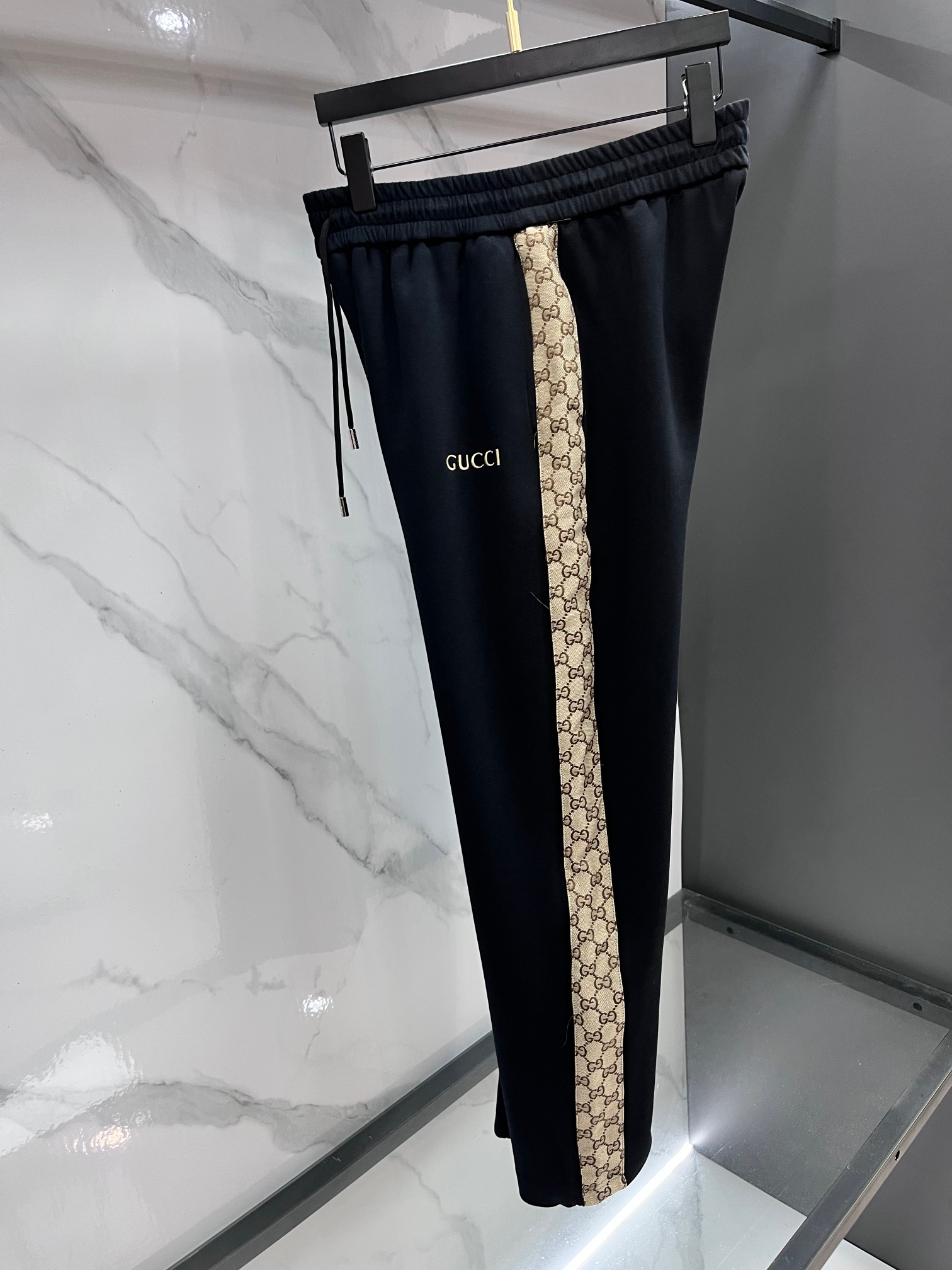 Gucci 秋冬最新品套装-同步有售，原单狠货休闲时尚套装，上身很有特点！吸睛而有亮点，进口高密度聚酯纤