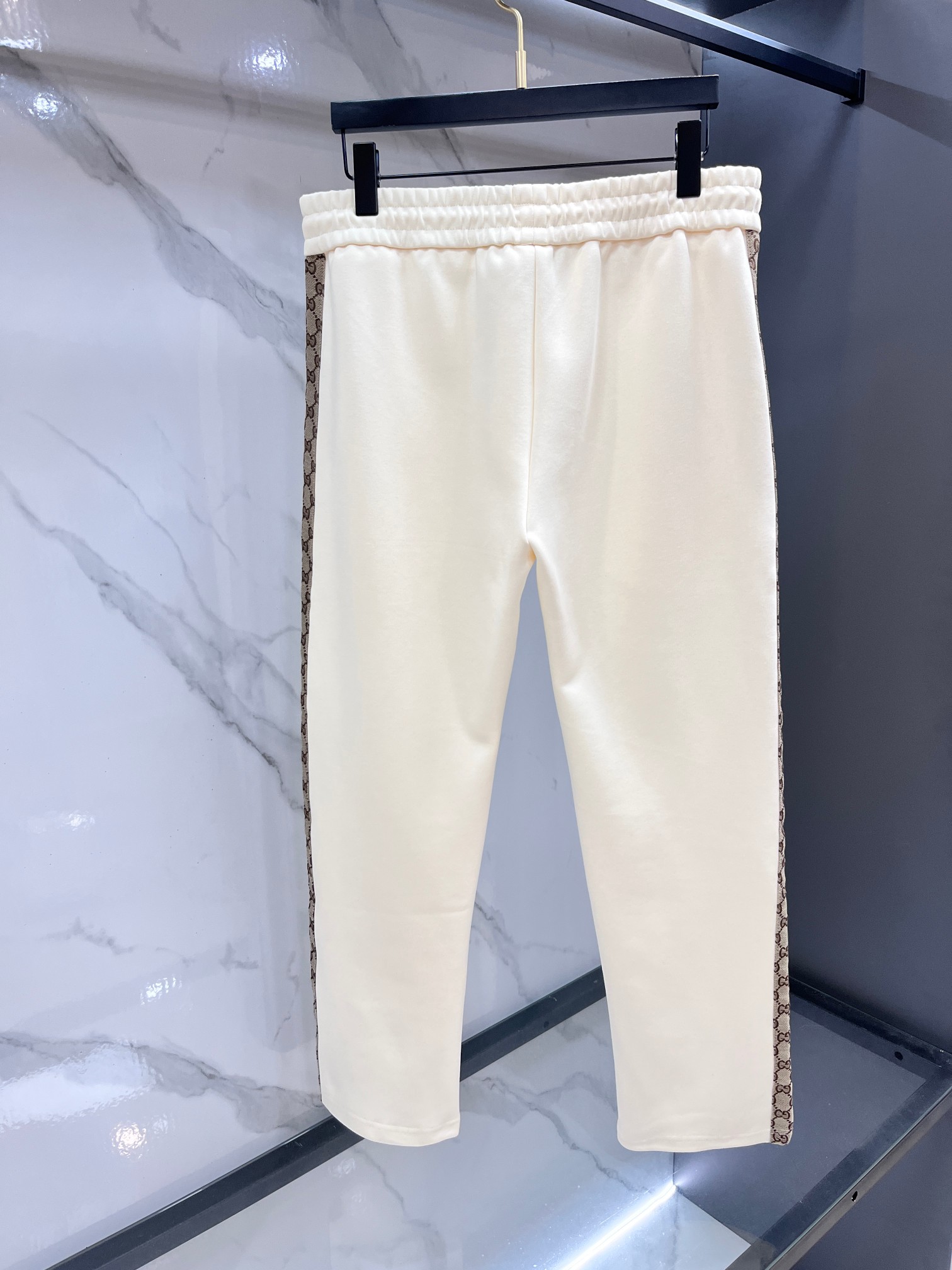 Gucci 秋冬最新品套装-同步有售，原单狠货休闲时尚套装，上身很有特点！吸睛而有亮点，进口高密度聚酯纤