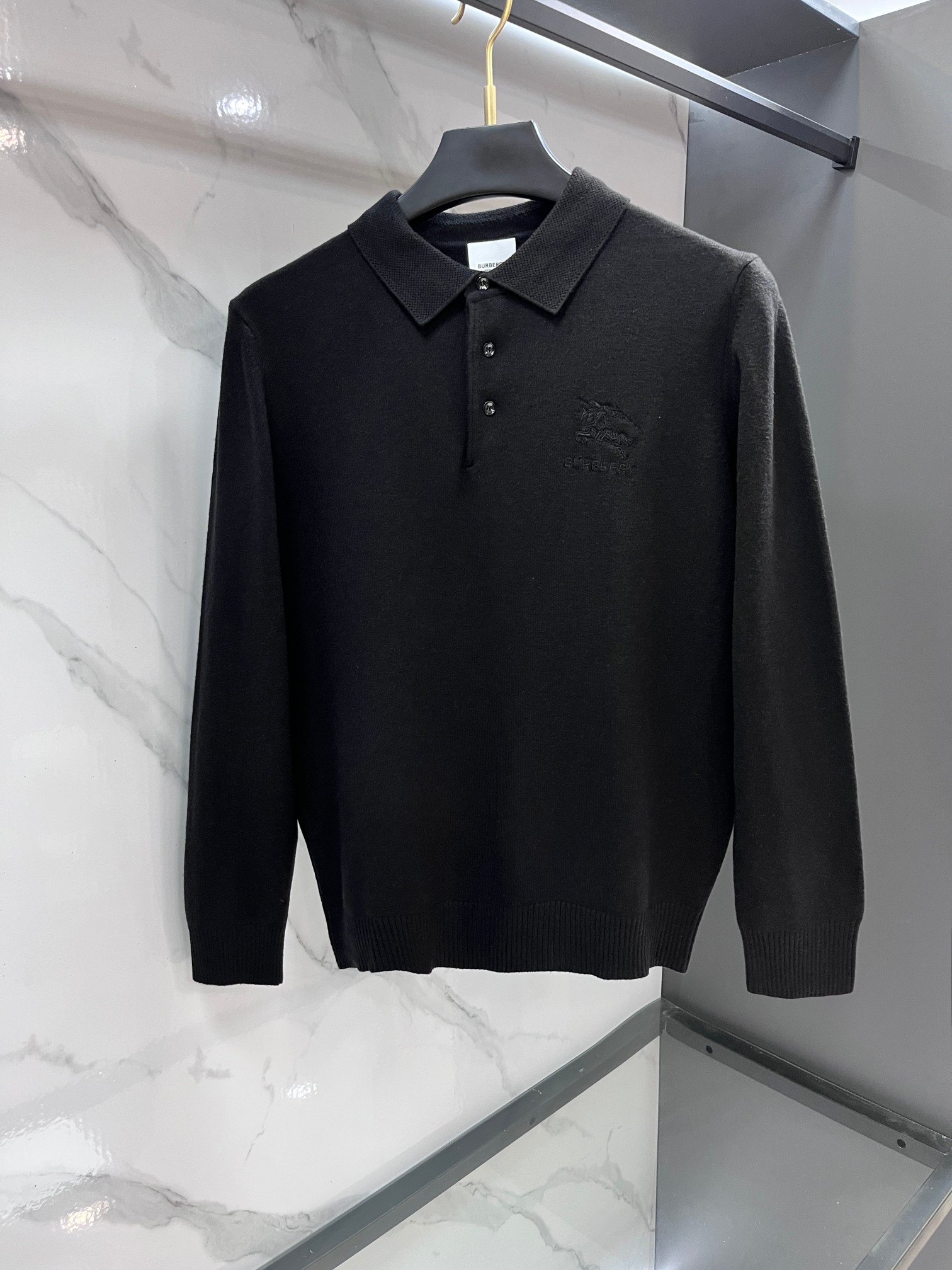 巴宝莉 2025新款毛衣，胸前logo设计！贸易公司渠道稀出，同步官网发售！秋冬系列经典计！此款毛衣甄选