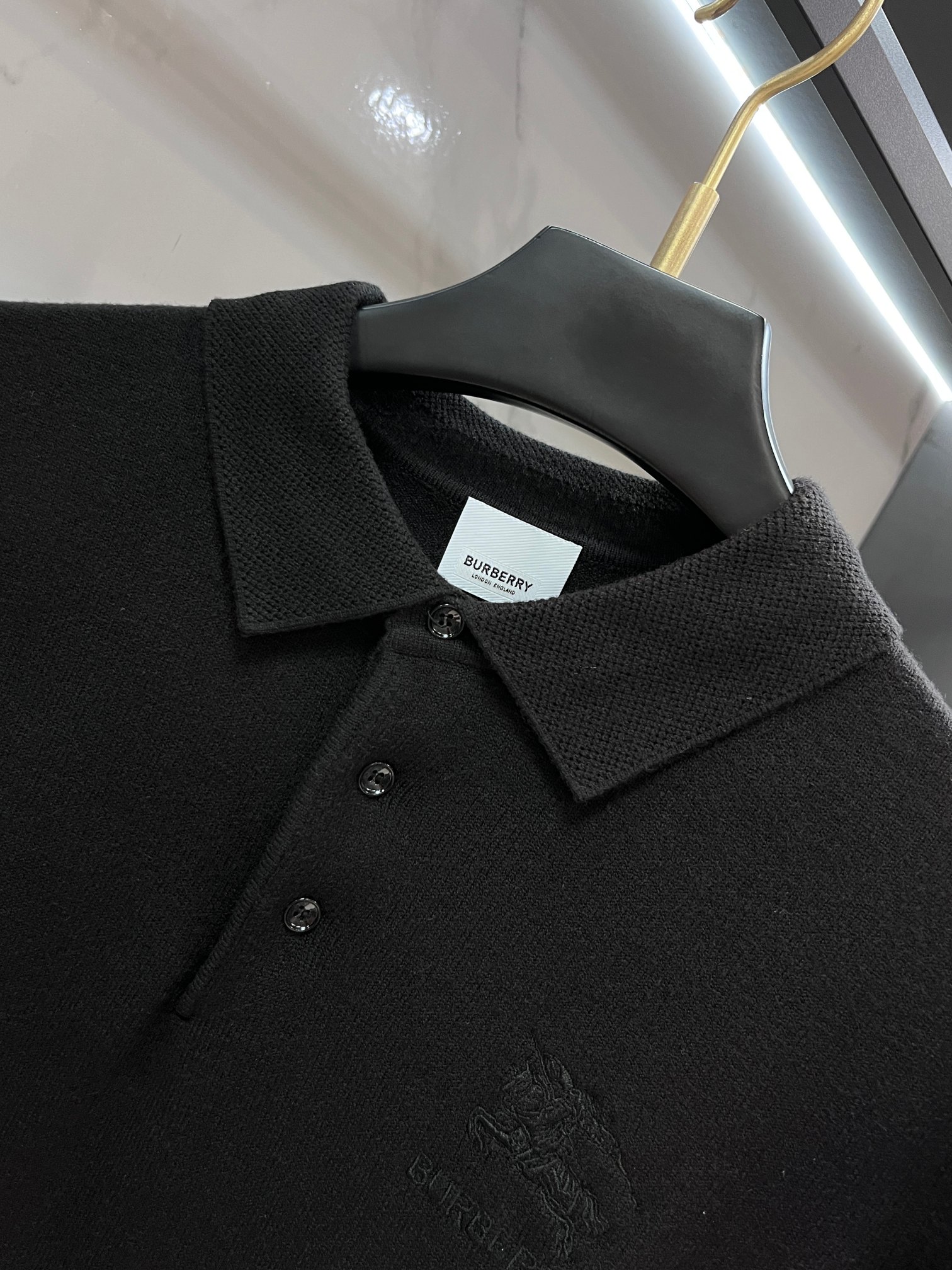 巴宝莉 2025新款毛衣，胸前logo设计！贸易公司渠道稀出，同步官网发售！秋冬系列经典计！此款毛衣甄选