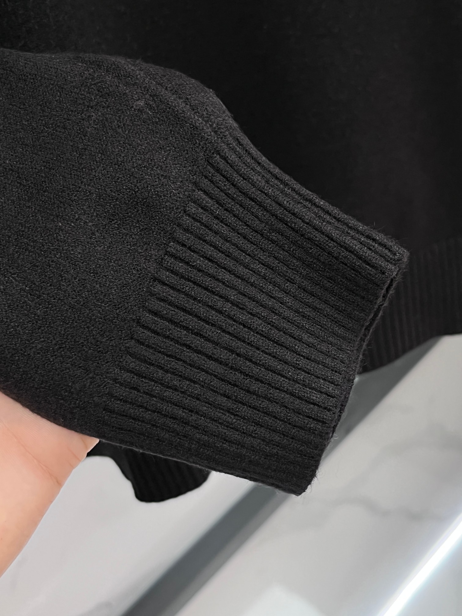 巴宝莉 2025新款毛衣，胸前logo设计！贸易公司渠道稀出，同步官网发售！秋冬系列经典计！此款毛衣甄选