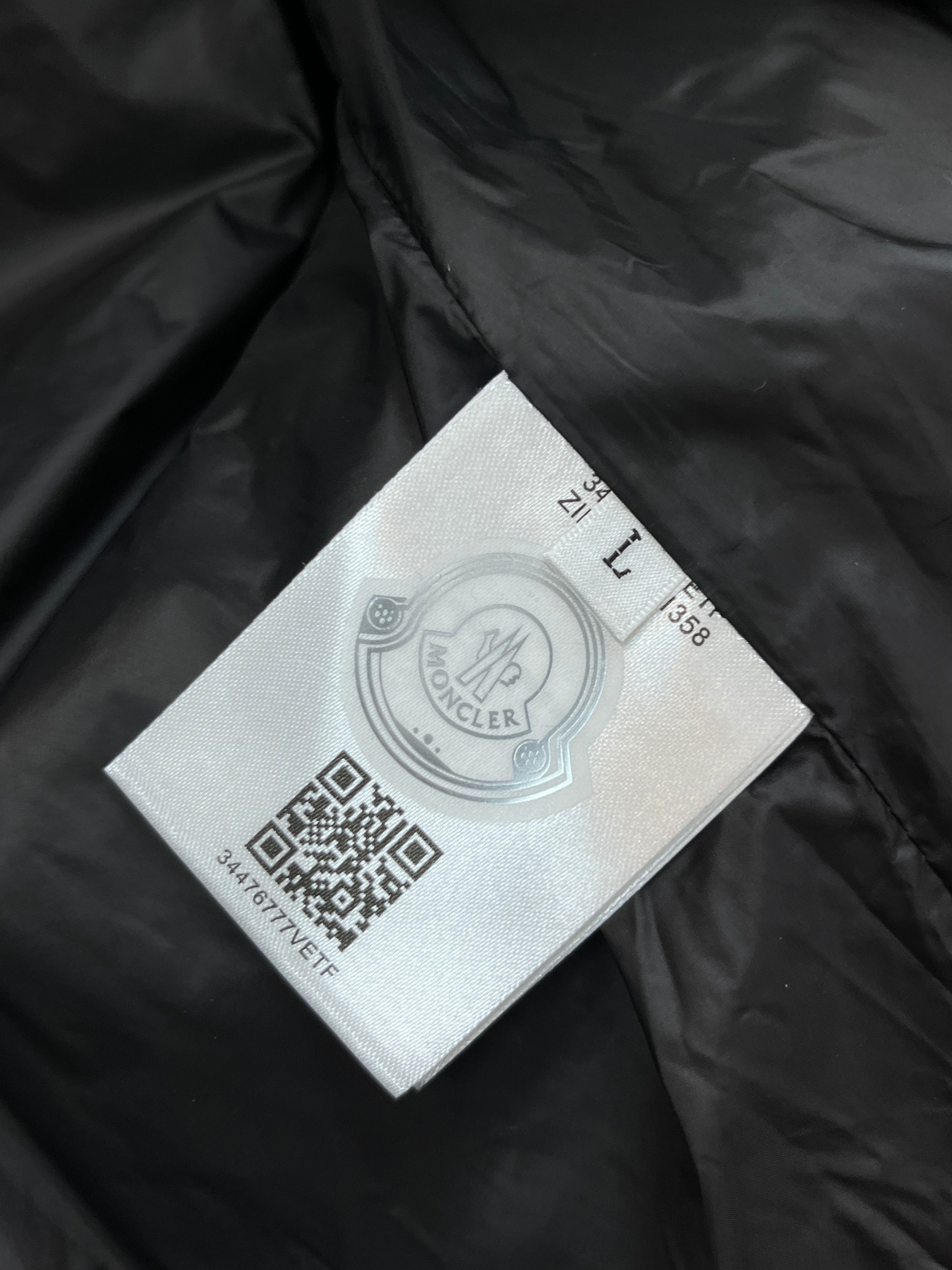 🆕 蒙口 经典加厚针织拼接连帽羽绒外套.软尼龙面料.上身更佳轻便舒适.特级鹅绒填充.填充超级饱满.全套原