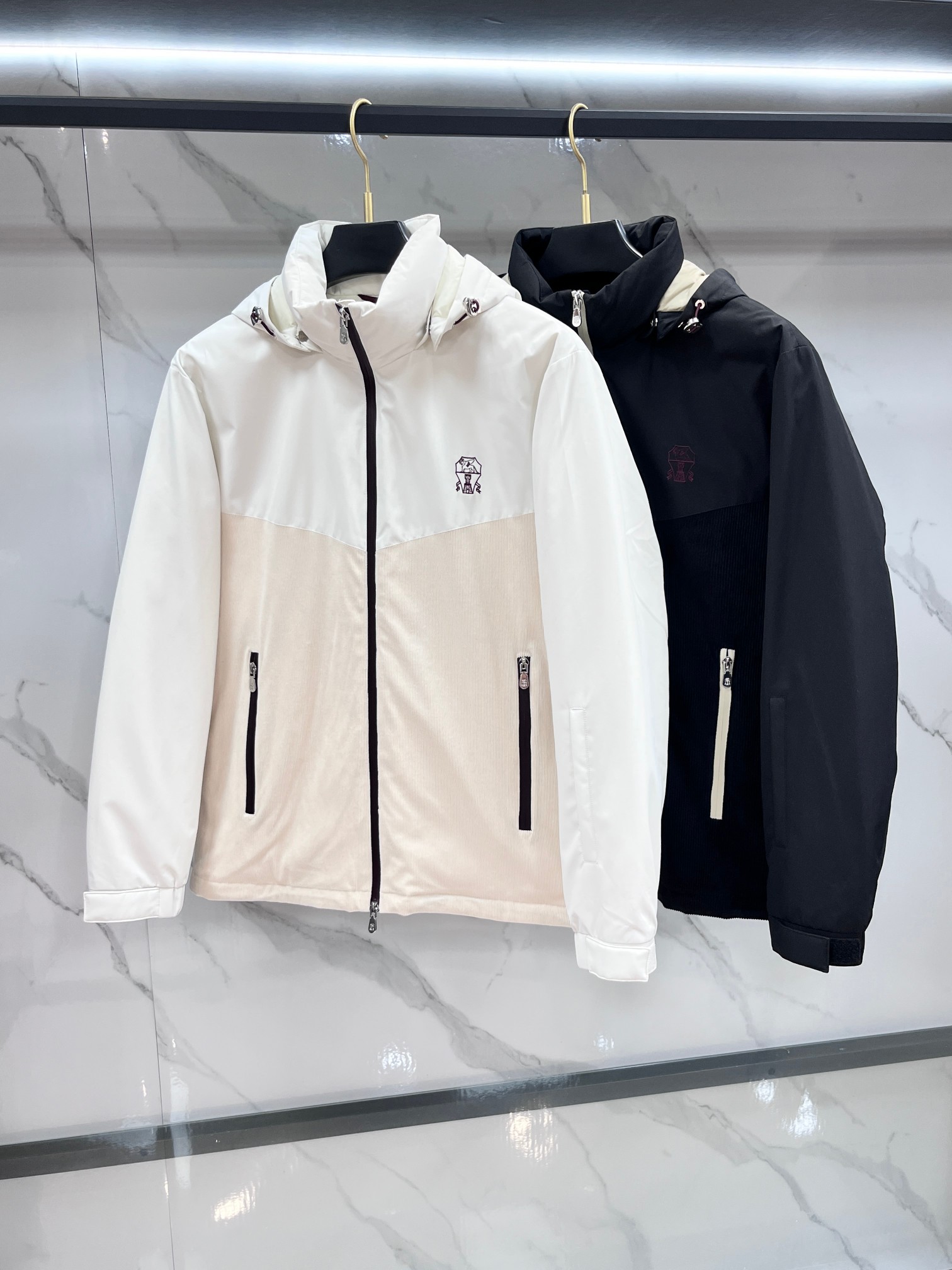 🆕 BC 新品25FW秋冬新款时尚撞色拼接拉链羽绒服，男士经典徽章刺绣条绒撞色连帽夹克羽绒！贸易公司渠道