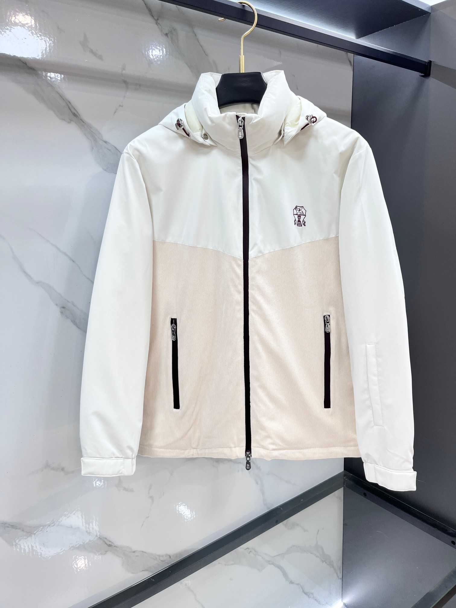 🆕 BC 新品25FW秋冬新款时尚撞色拼接拉链羽绒服，男士经典徽章刺绣条绒撞色连帽夹克羽绒！贸易公司渠道