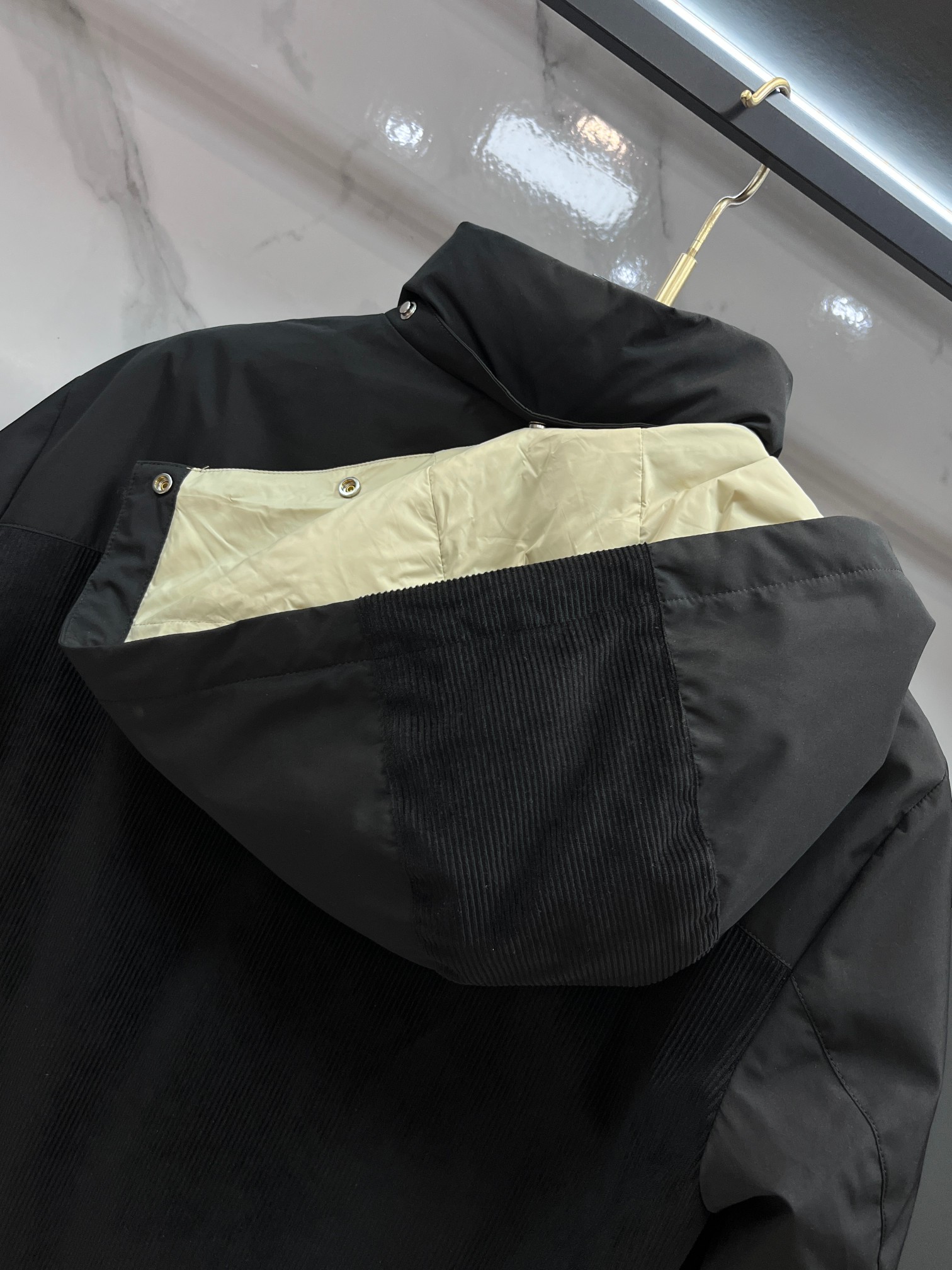 🆕 BC 新品25FW秋冬新款时尚撞色拼接拉链羽绒服，男士经典徽章刺绣条绒撞色连帽夹克羽绒！贸易公司渠道