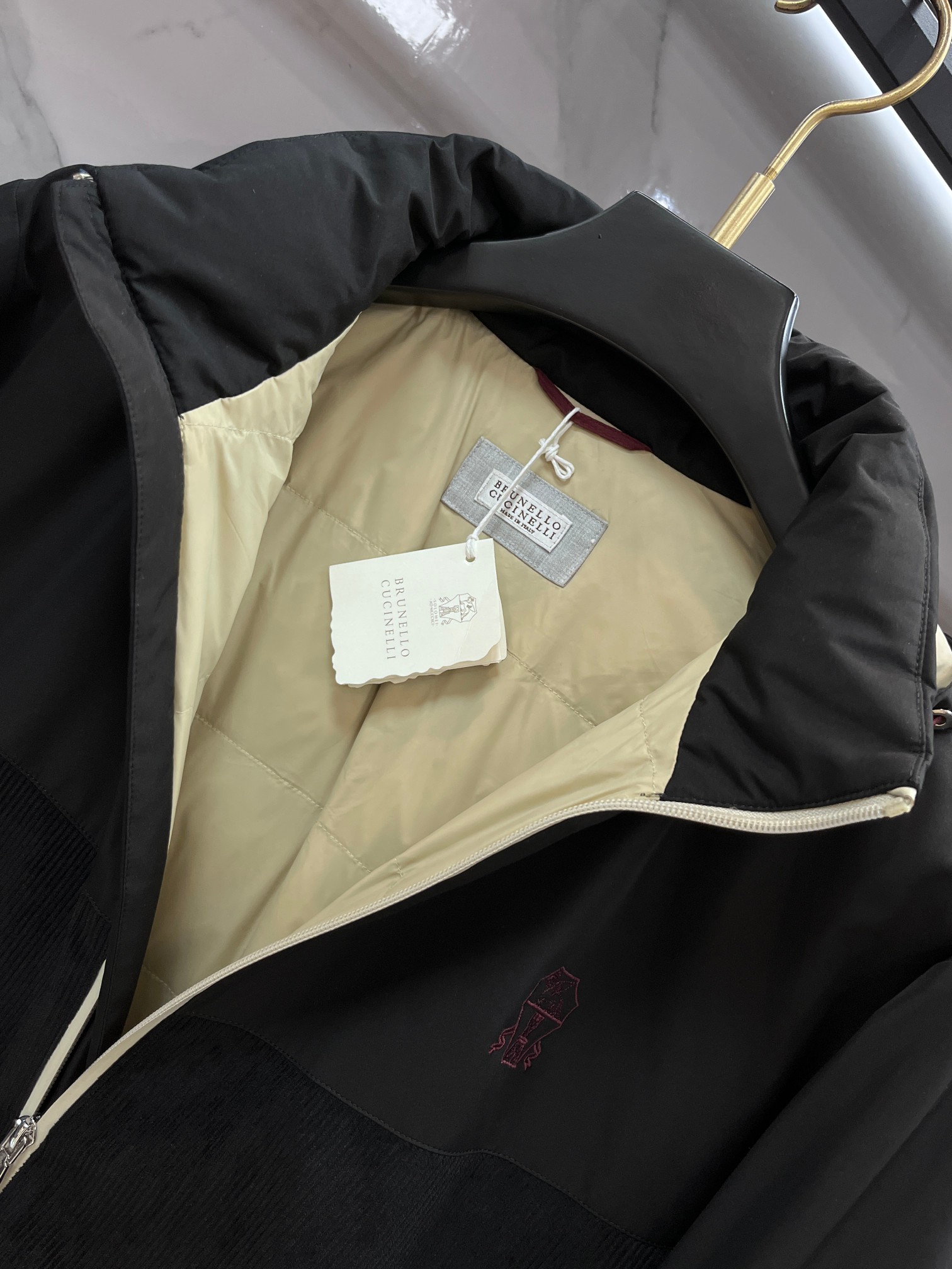 🆕 BC 新品25FW秋冬新款时尚撞色拼接拉链羽绒服，男士经典徽章刺绣条绒撞色连帽夹克羽绒！贸易公司渠道