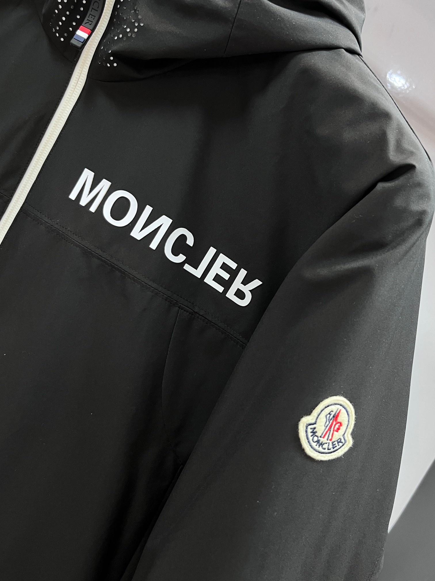 🆕 蒙口 2025SS秋冬季出品新款！-Moncl*r经典连帽羽绒服夹克外套 采用新国标90白鸭绒 男士