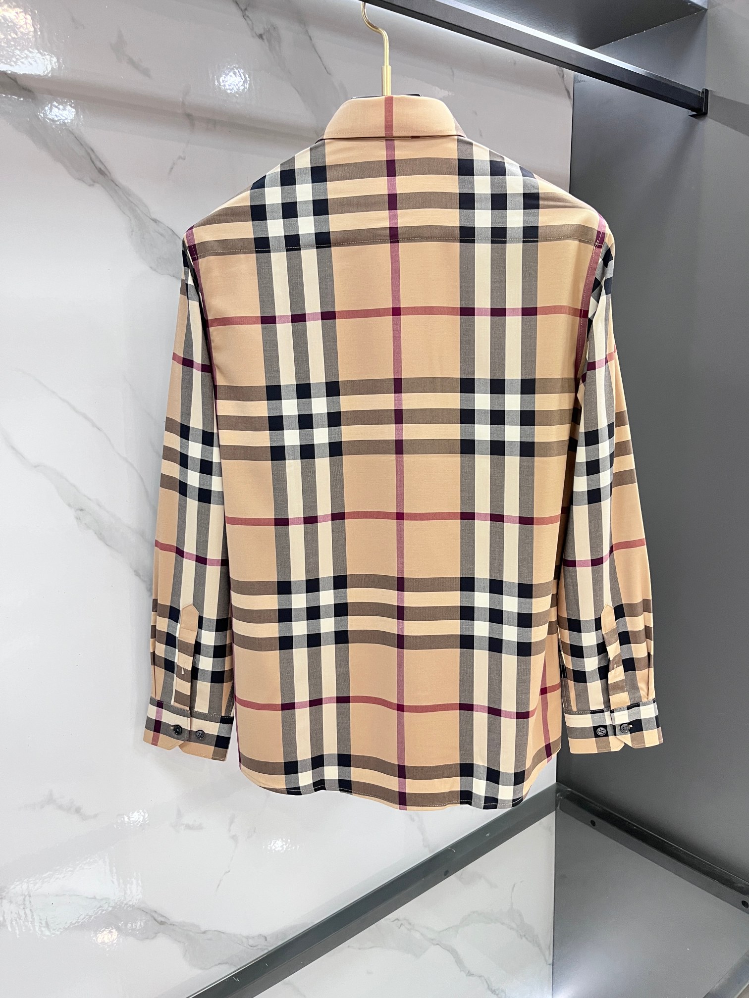 巴宝莉 官网1:1原单品质25ss新款秋冬格子对位衬衫原版3,200购入开发，面料采用100%锦纶定织格