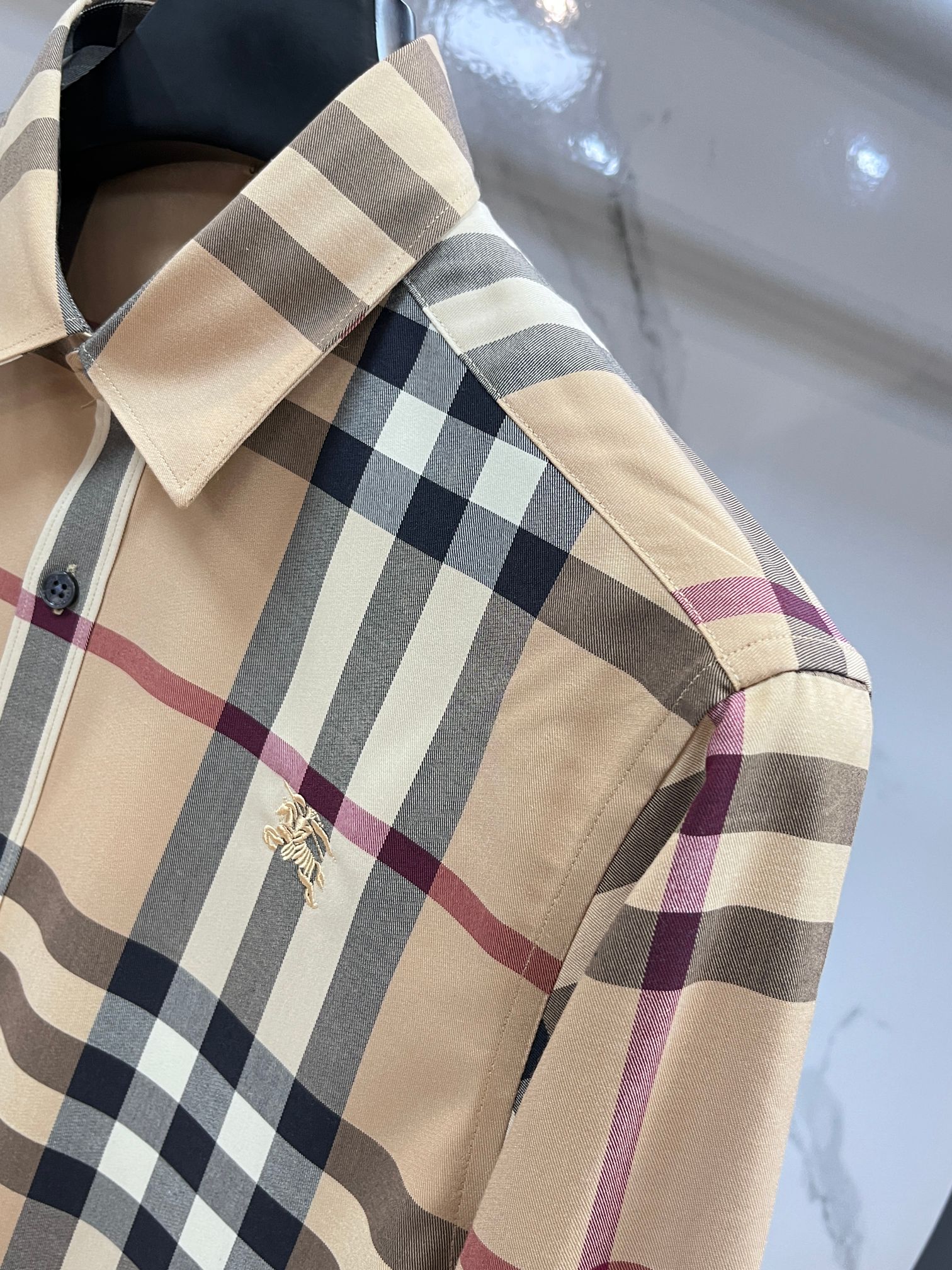 巴宝莉 官网1:1原单品质25ss新款秋冬格子对位衬衫原版3,200购入开发，面料采用100%锦纶定织格