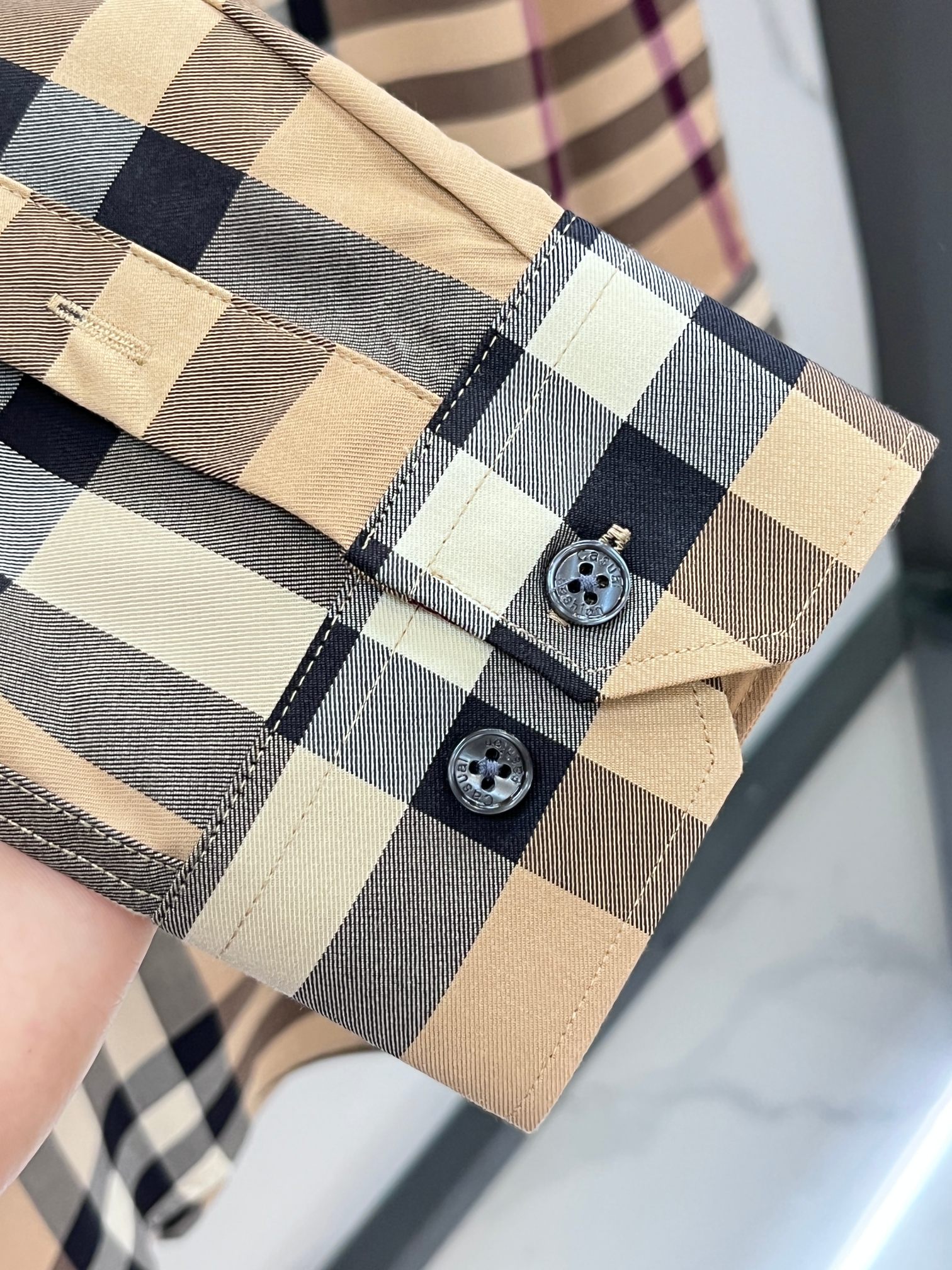 巴宝莉 官网1:1原单品质25ss新款秋冬格子对位衬衫原版3,200购入开发，面料采用100%锦纶定织格