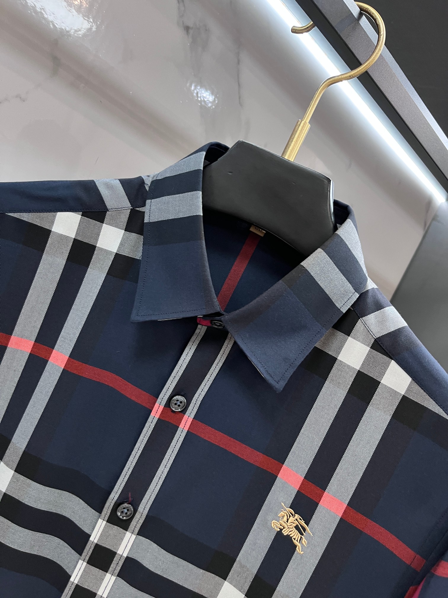 巴宝莉 官网1:1原单品质25ss新款秋冬格子对位衬衫原版3,200购入开发，面料采用100%锦纶定织格