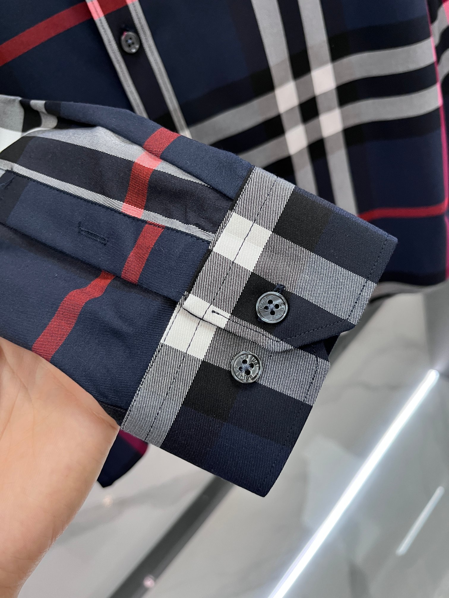 巴宝莉 官网1:1原单品质25ss新款秋冬格子对位衬衫原版3,200购入开发，面料采用100%锦纶定织格