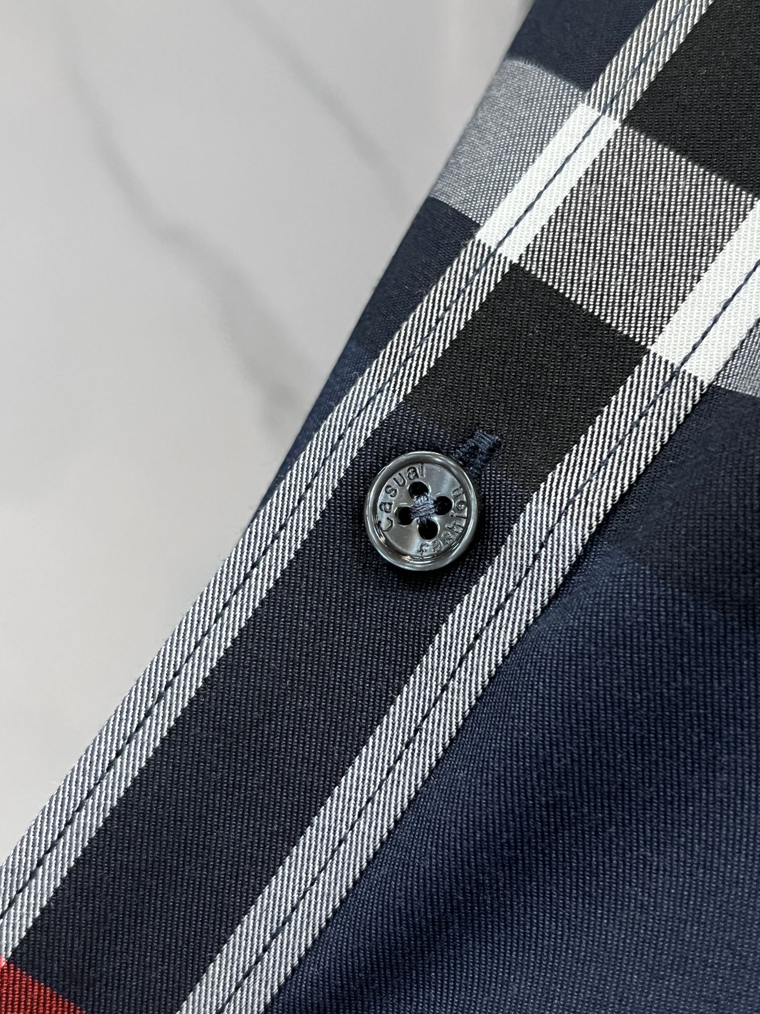 巴宝莉 官网1:1原单品质25ss新款秋冬格子对位衬衫原版3,200购入开发，面料采用100%锦纶定织格