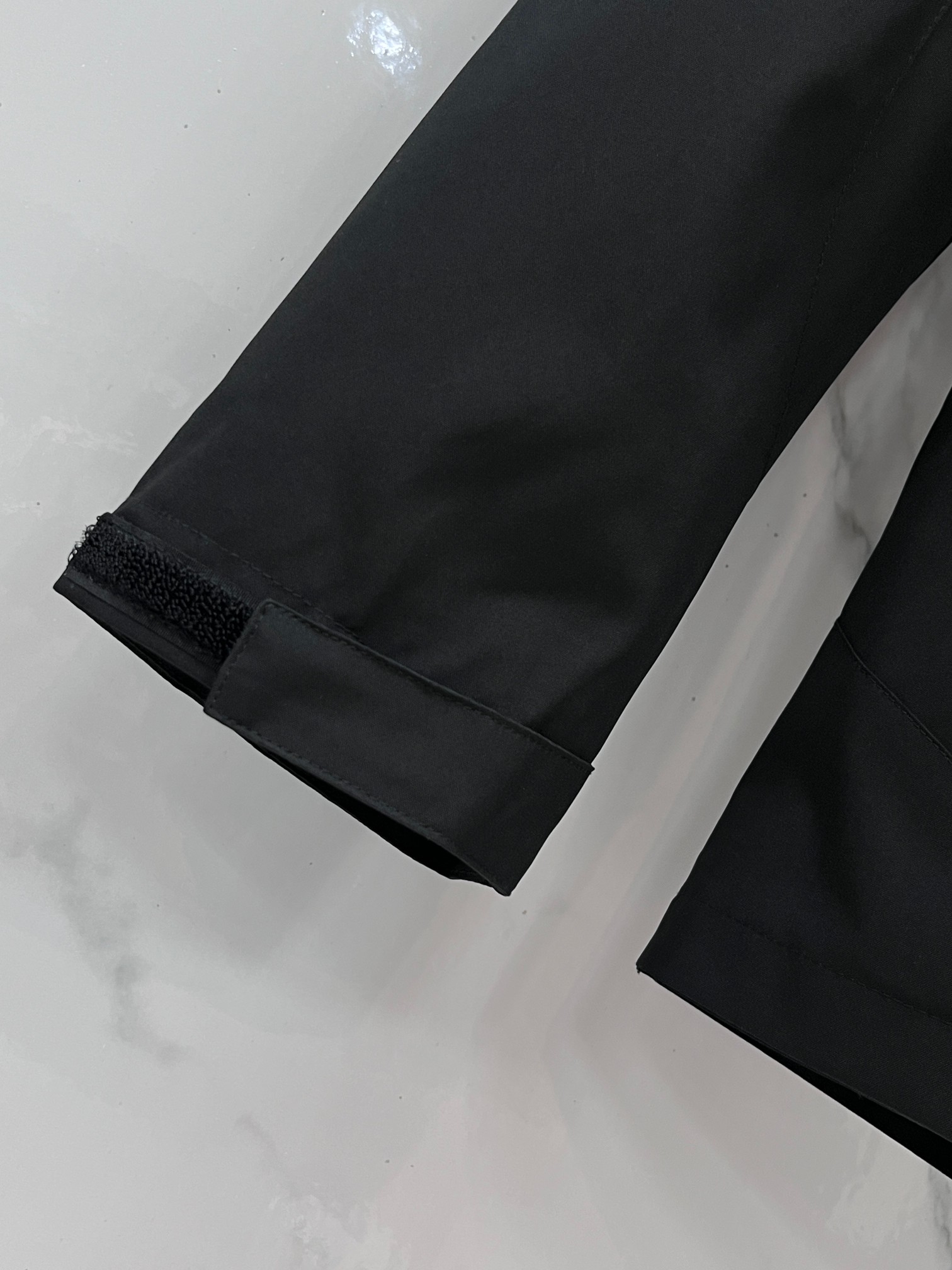 🆕 始祖鸟 🔥今年鸟家王炸款三合一冲锋衣羽绒服了来了！一衣三穿！内胆带logo轻薄户外级羽绒服！外层是天