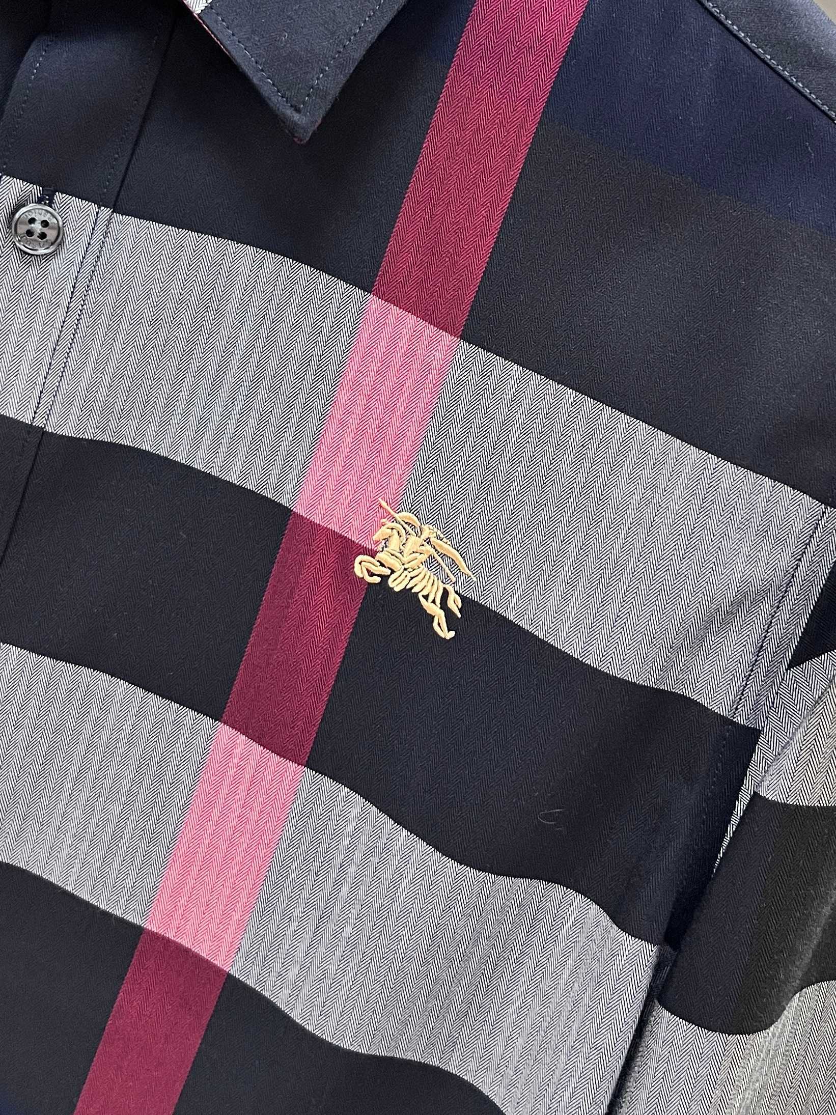 巴宝莉 官网1:1原单品质新款秋冬格子对位衬衫原版3,200购入开发，面料采用100%锦纶定织格纹图案，