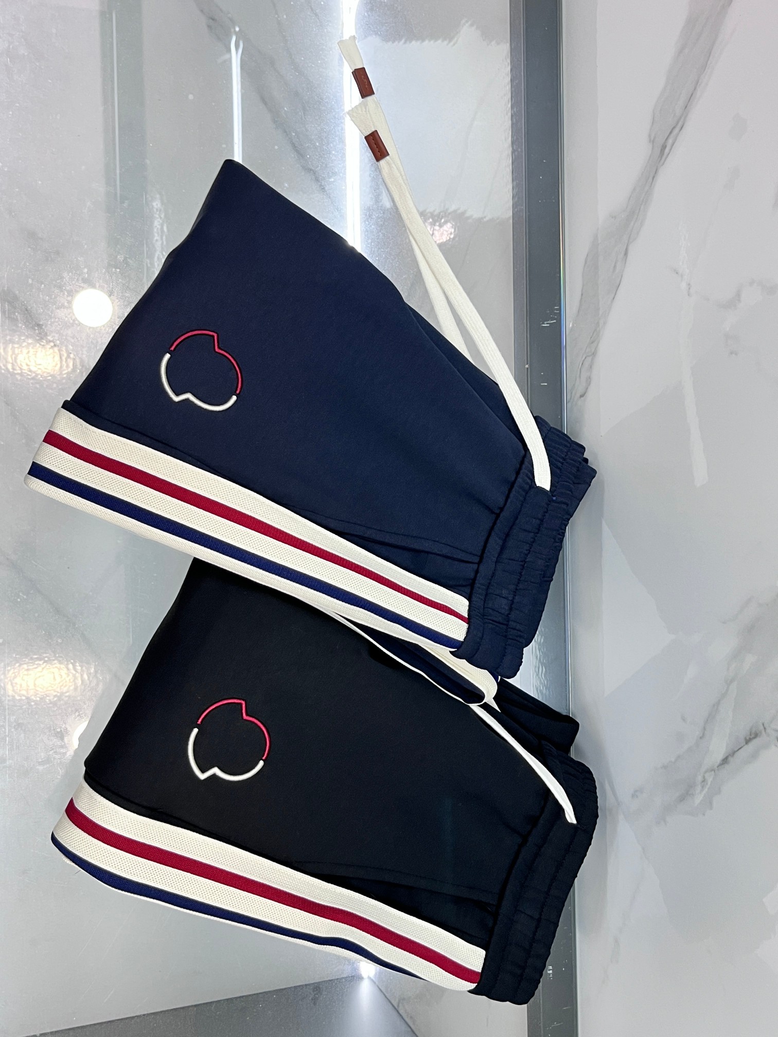 蒙口 2025秋冬新款休闲裤，高端版本，定制面料 透气舒适度高，细节无可挑剔，品牌元素设计理念，体现高品