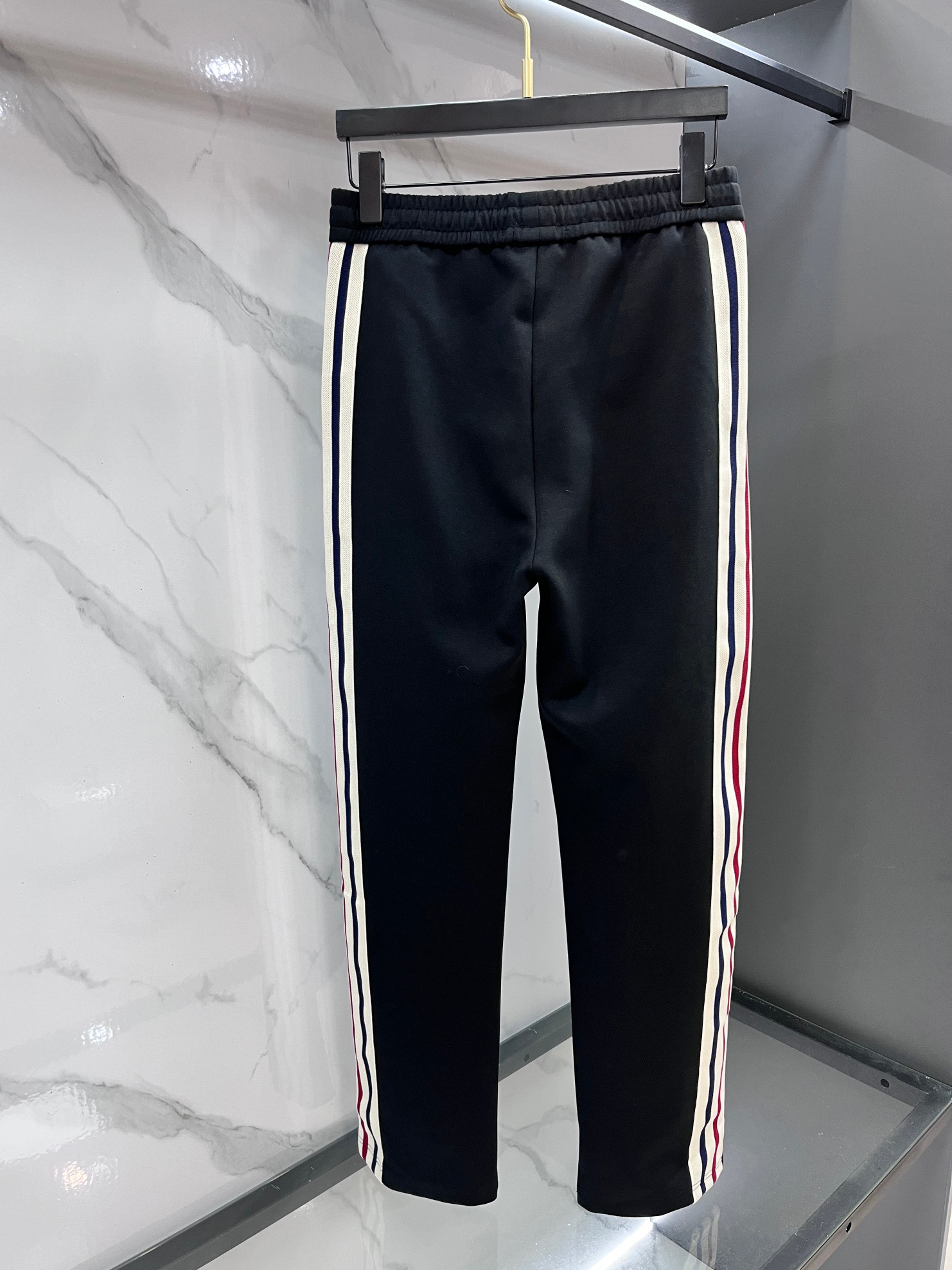 蒙口 2025秋冬新款休闲裤，高端版本，定制面料 透气舒适度高，细节无可挑剔，品牌元素设计理念，体现高品