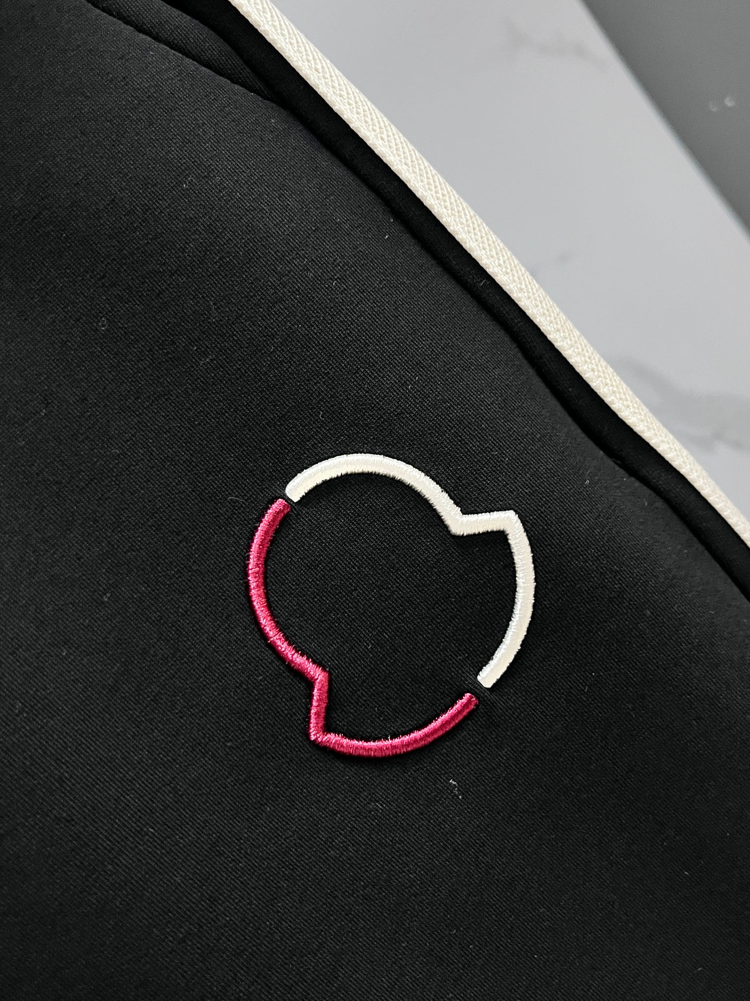 蒙口 2025秋冬新款休闲裤，高端版本，定制面料 透气舒适度高，细节无可挑剔，品牌元素设计理念，体现高品