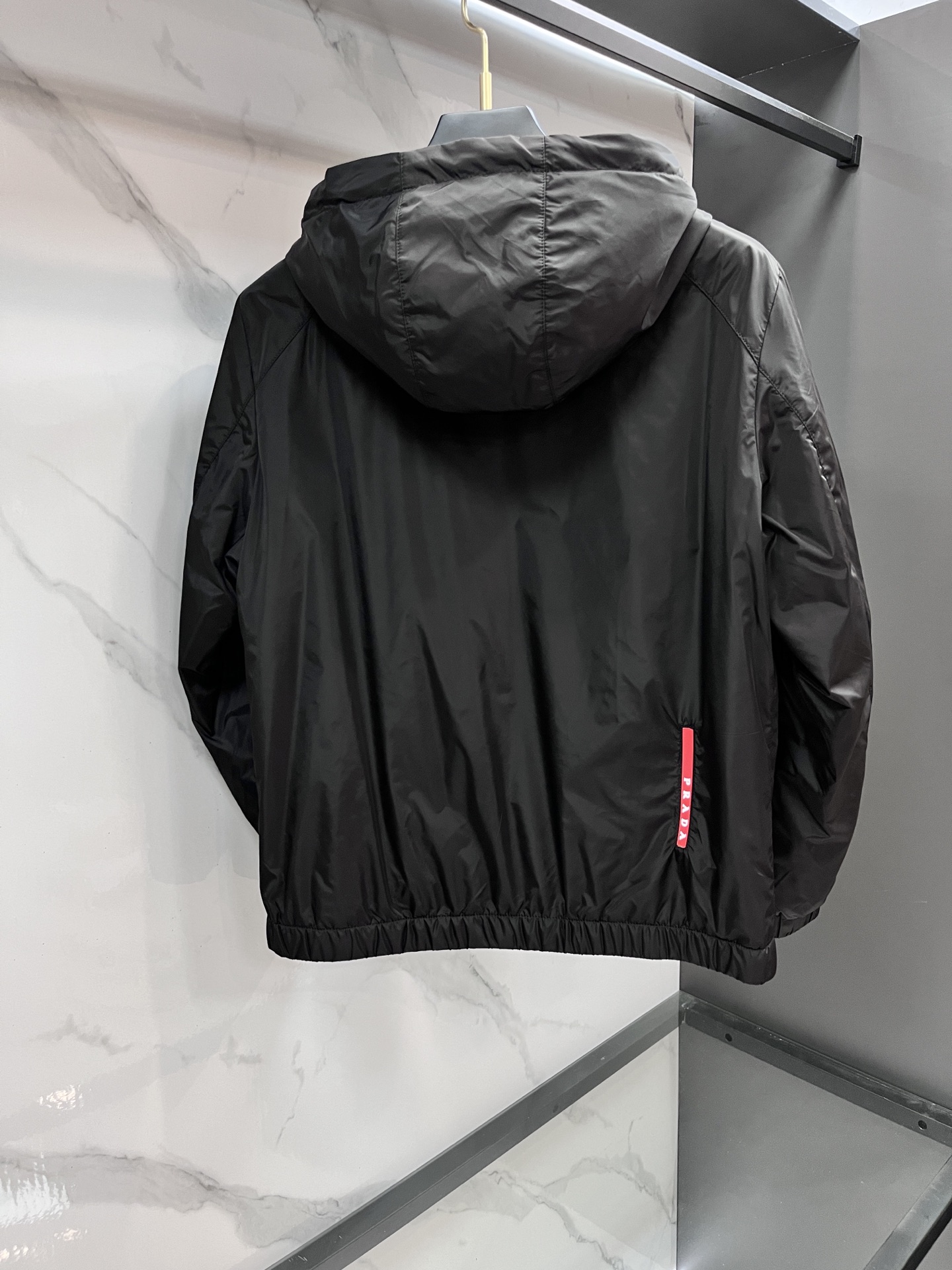 普拉达 2025ss秋冬新款连帽夹棉外套夹克，原版订制五金配件全进口原版定制 欢迎对比 绝对的高品质 面
