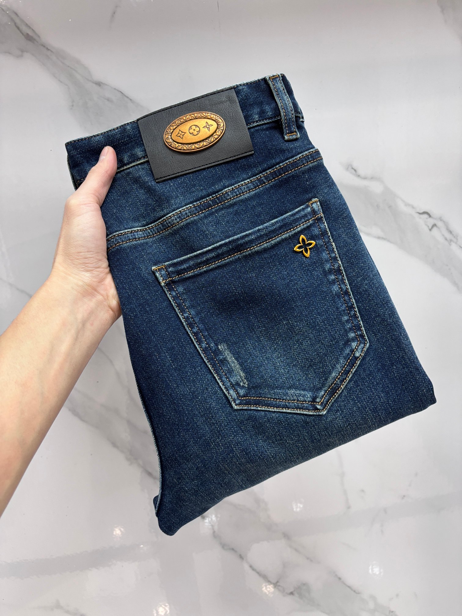 Lv 🔥高端定制、2025早秋最新款牛仔裤 柜台同步发售 原版定制 客供五金辅料 原单品质 进口固色牛仔