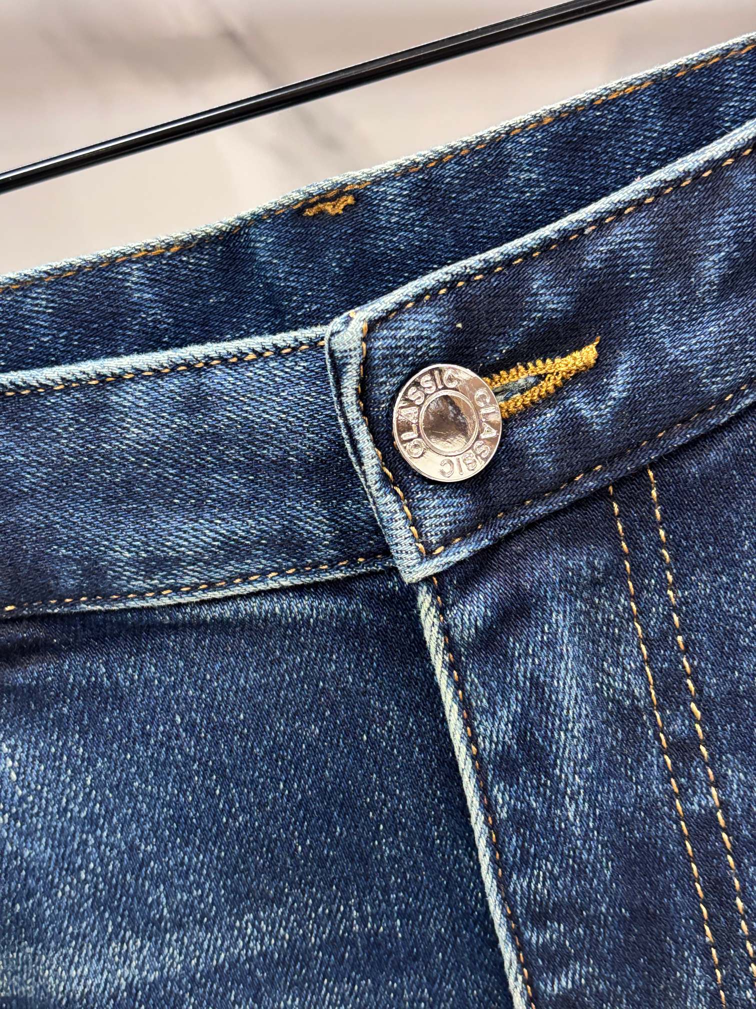 Lv 🔥高端定制、2025早秋最新款牛仔裤 柜台同步发售 原版定制 客供五金辅料 原单品质 进口固色牛仔