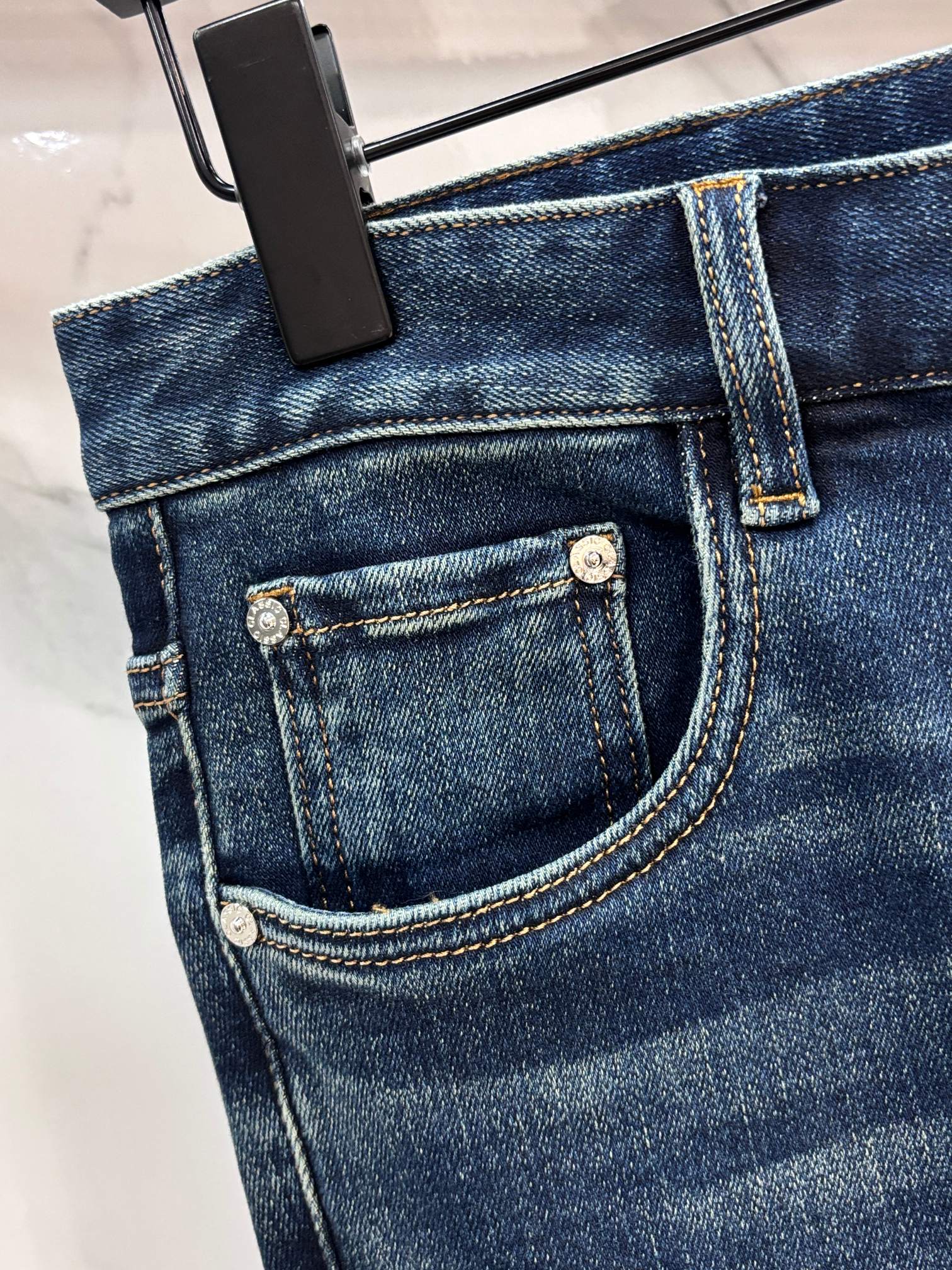 Lv 🔥高端定制、2025早秋最新款牛仔裤 柜台同步发售 原版定制 客供五金辅料 原单品质 进口固色牛仔