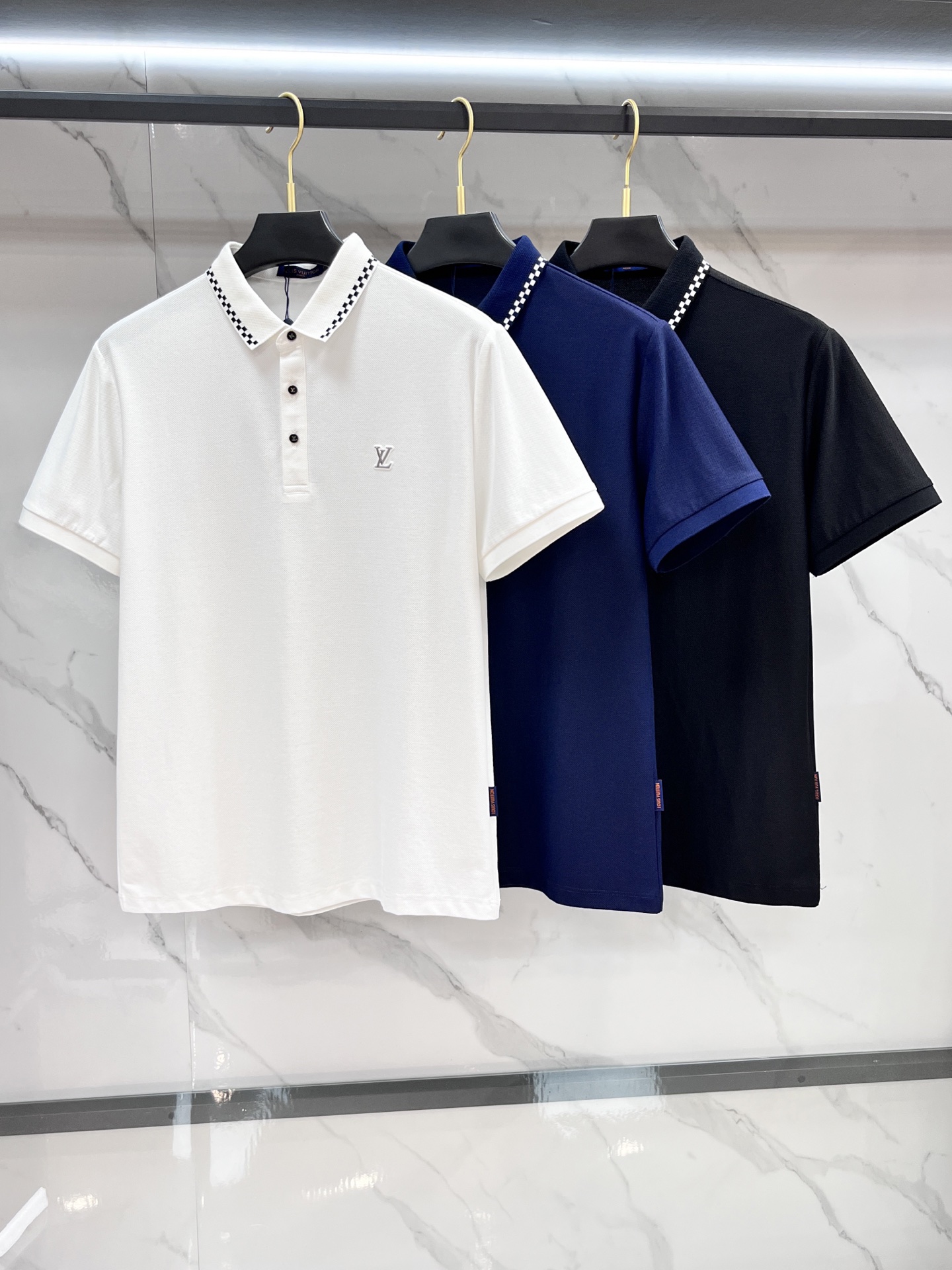 LV 2025新款高端商务Polo 白领 单位人士必入单品！ 休闲商务翻领短袖，科技面料，体感非常棒，手