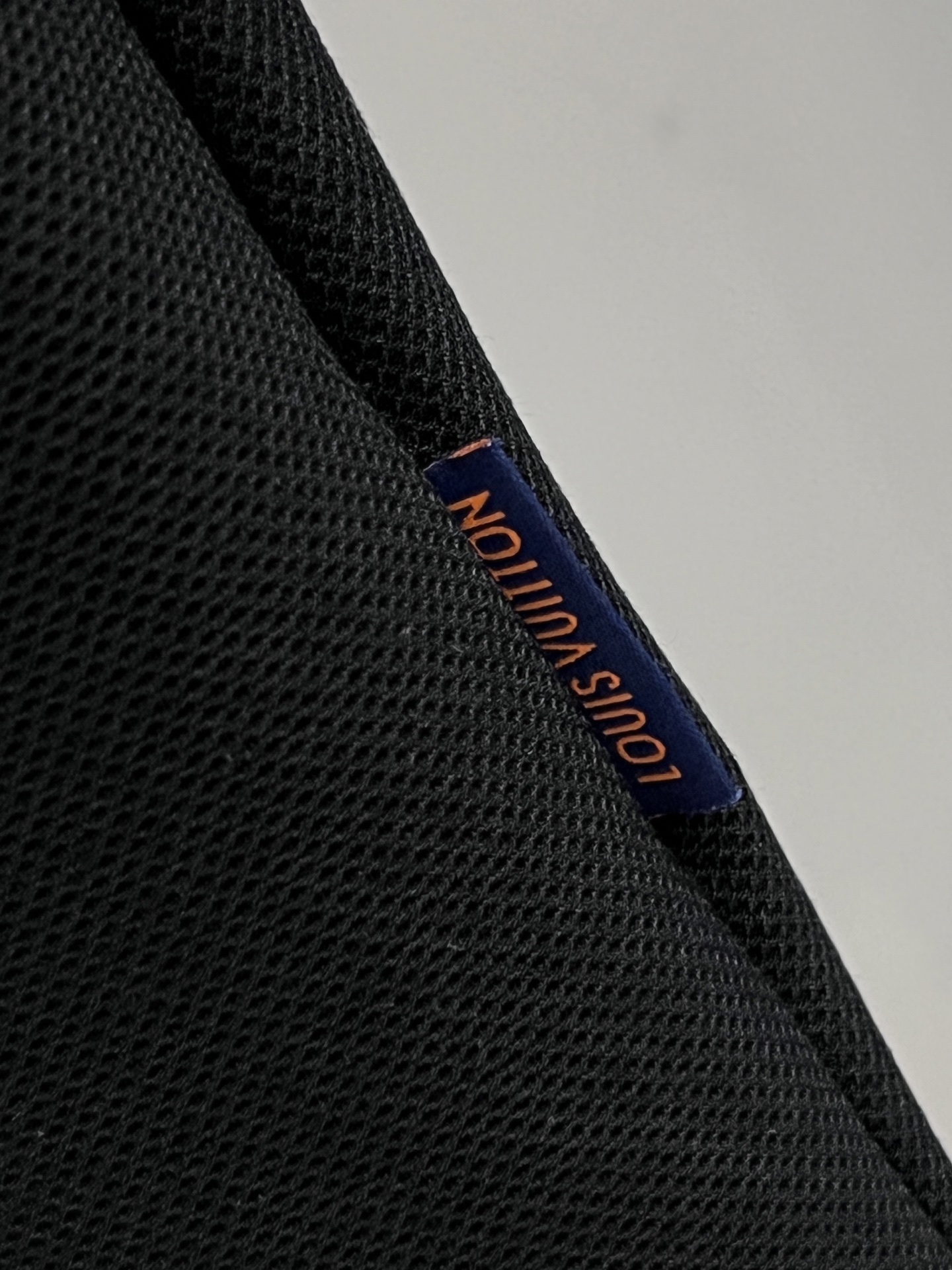 LV 2025新款高端商务Polo 白领 单位人士必入单品！ 休闲商务翻领短袖，科技面料，体感非常棒，手