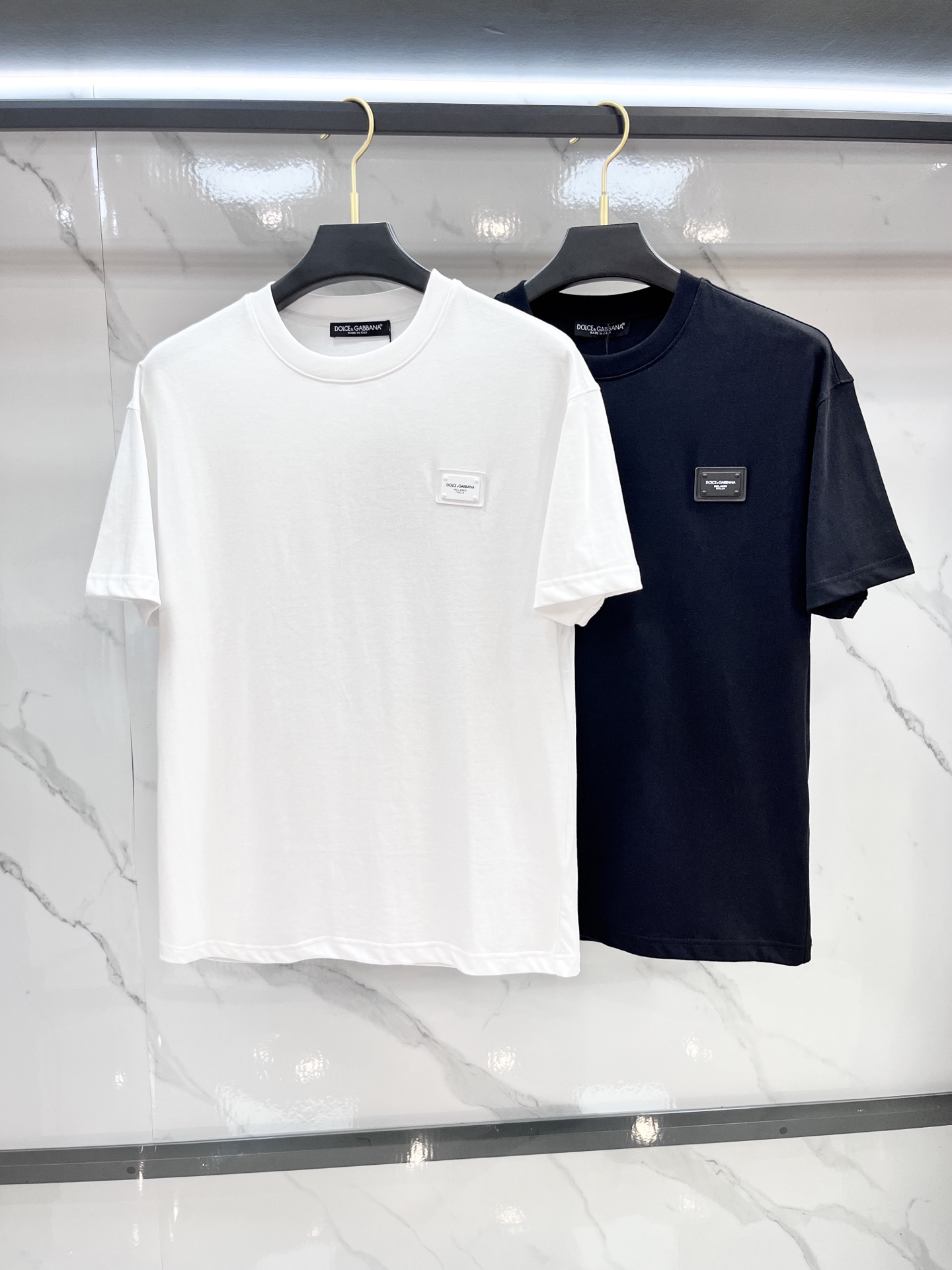 DG 25SS春夏新款首发最新圆领T恤 高端订制 设计前卫时尚！品牌logo重工艺设计 高端定制240克