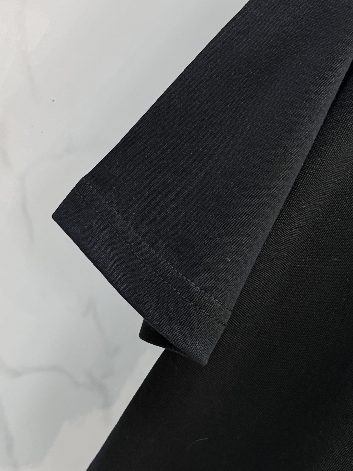 DG 25SS春夏新款首发最新圆领T恤 高端订制 设计前卫时尚！品牌logo重工艺设计 高端定制240克