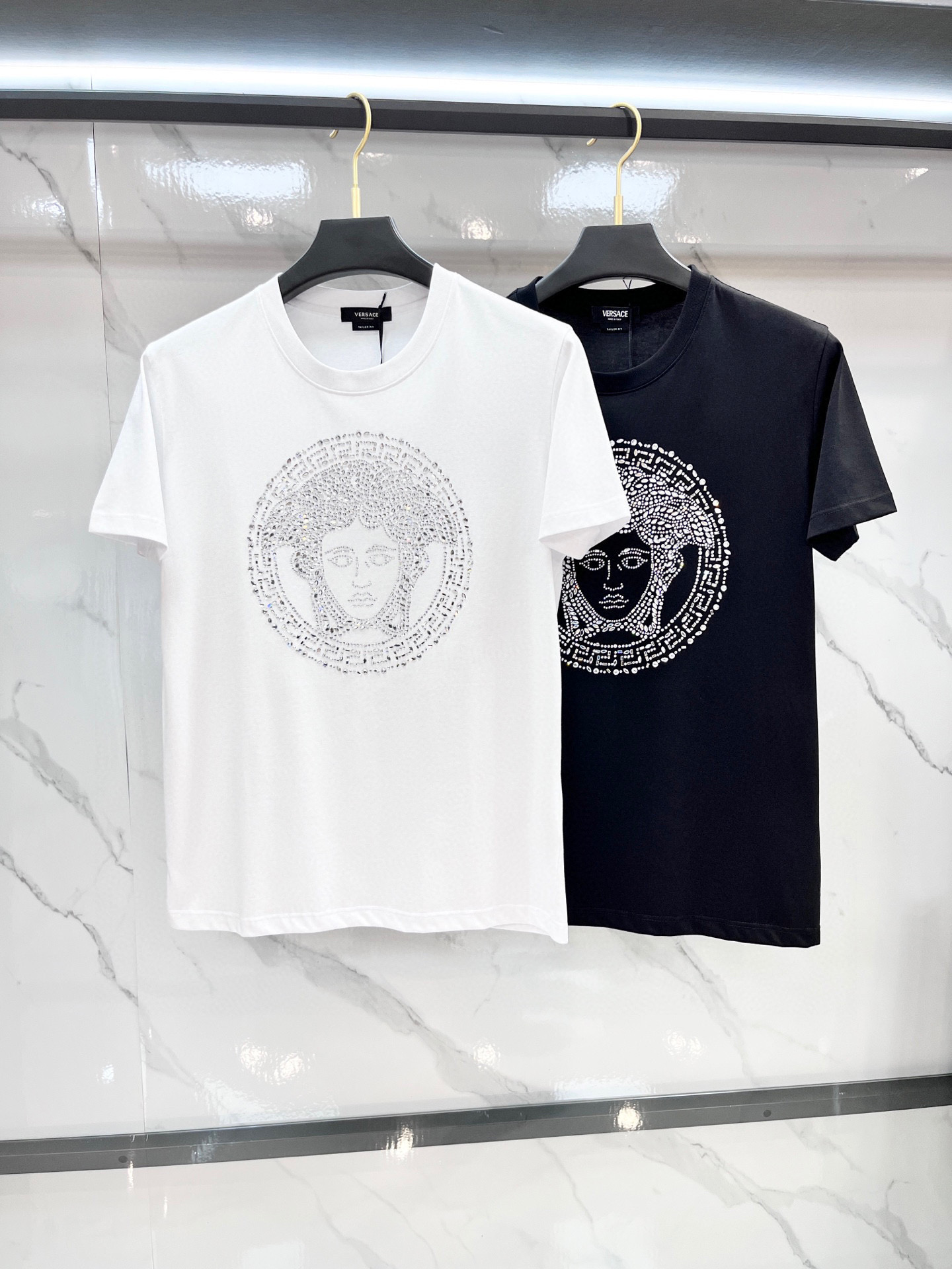 VERSACE/范思哲 2025春夏装欧洲GW专柜新款 走秀网红款定制 顶级原单时尚休闲短袖T恤。25s