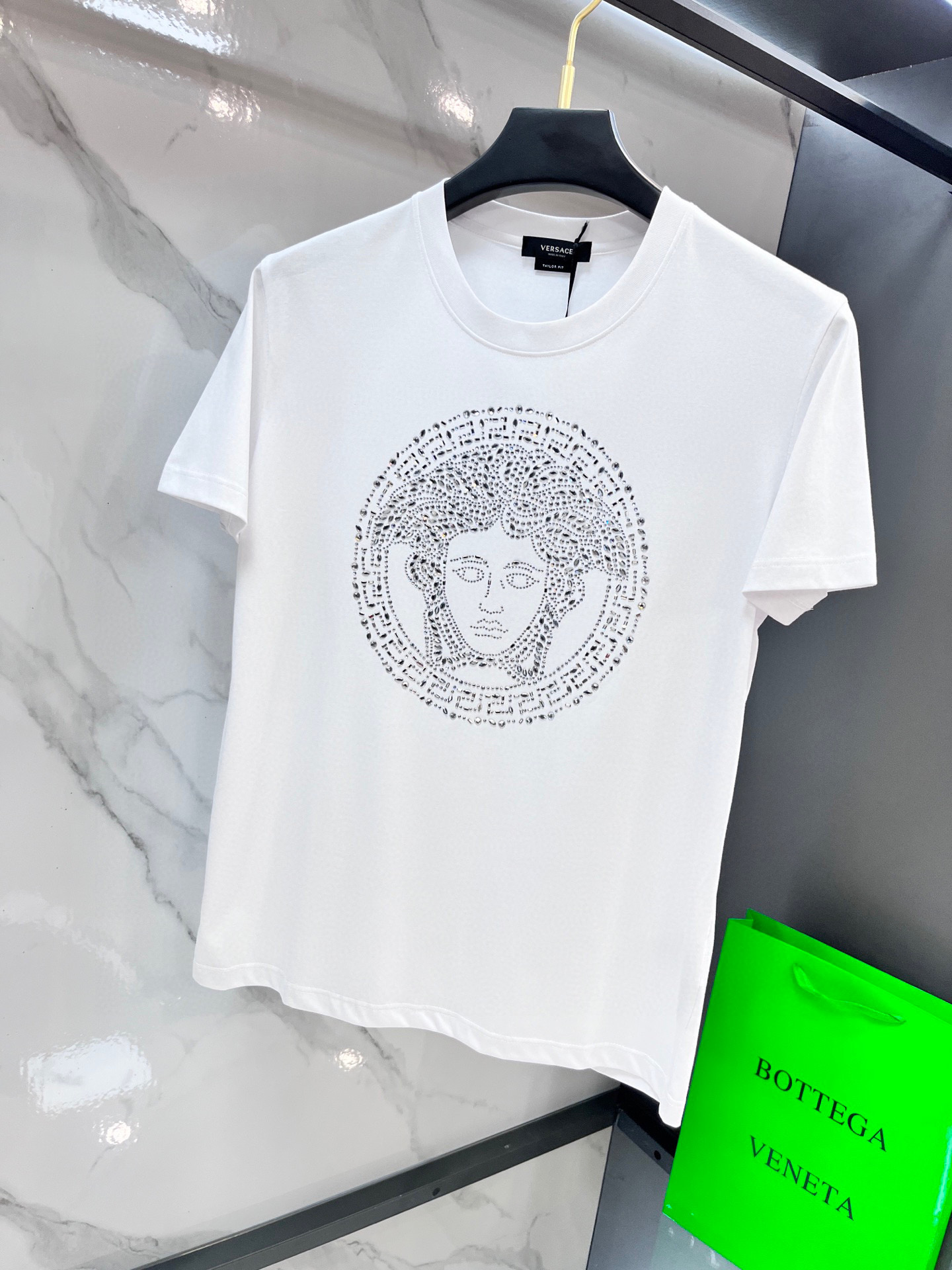 VERSACE/范思哲 2025春夏装欧洲GW专柜新款 走秀网红款定制 顶级原单时尚休闲短袖T恤。25s