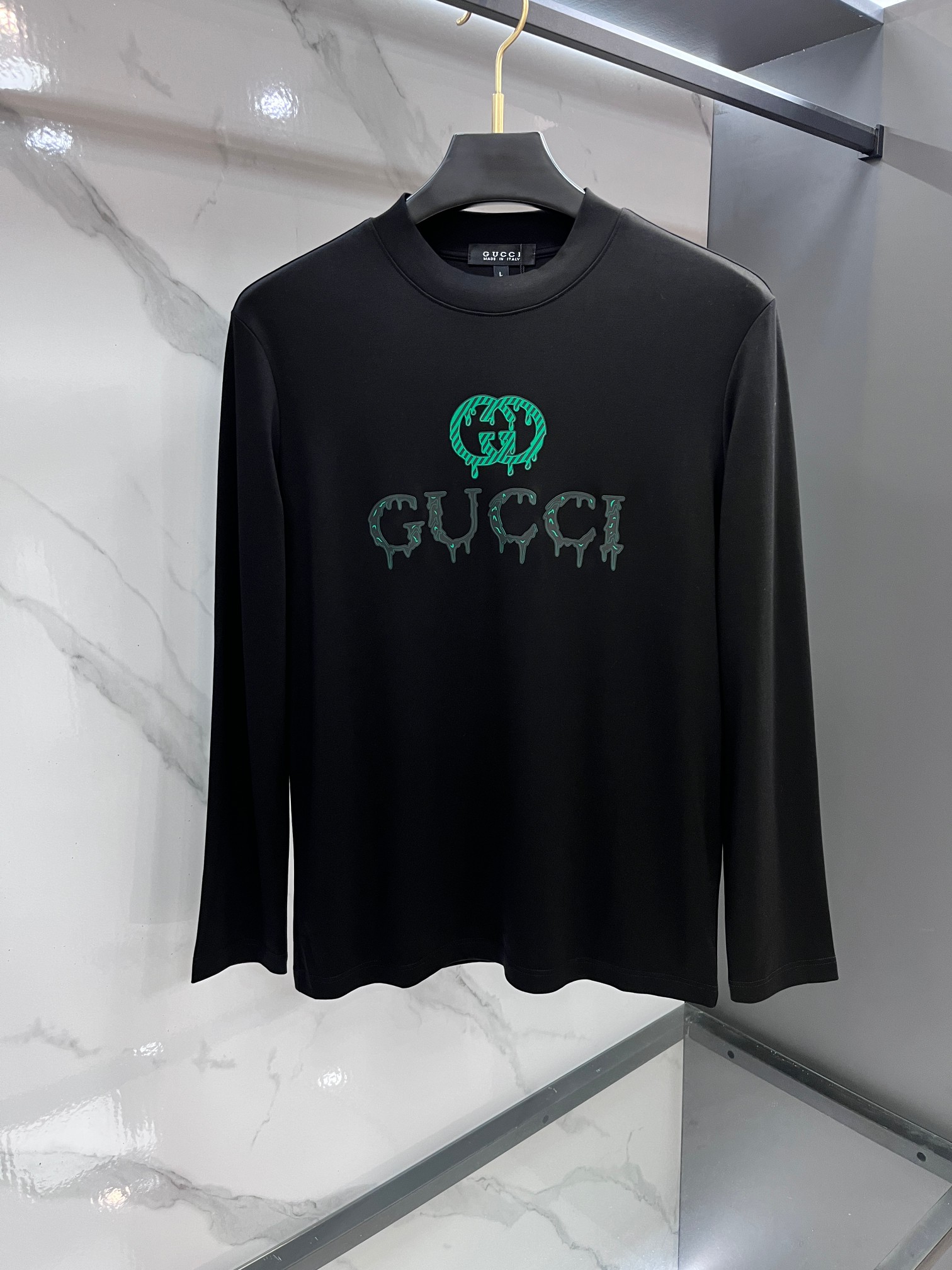 Gucci 2025秋冬新款时尚休闲圆领长袖打底。精选进口高密度双面拉架棉面料，精致原版logo打造，舒