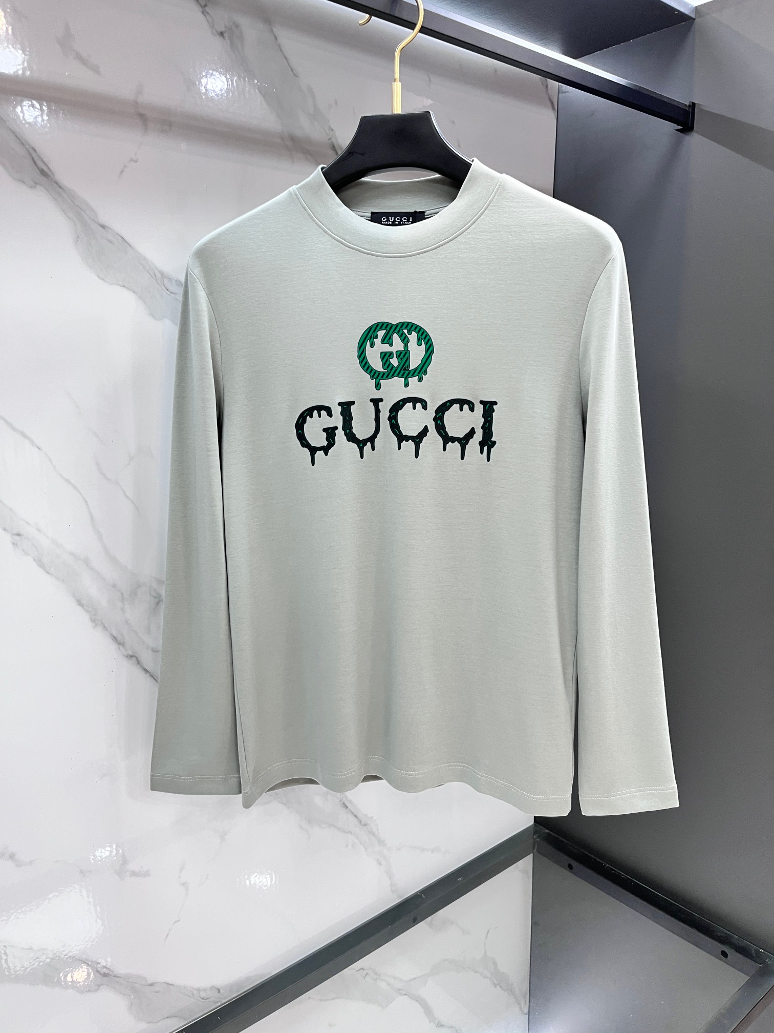 Gucci 2025秋冬新款时尚休闲圆领长袖打底。精选进口高密度双面拉架棉面料，精致原版logo打造，舒