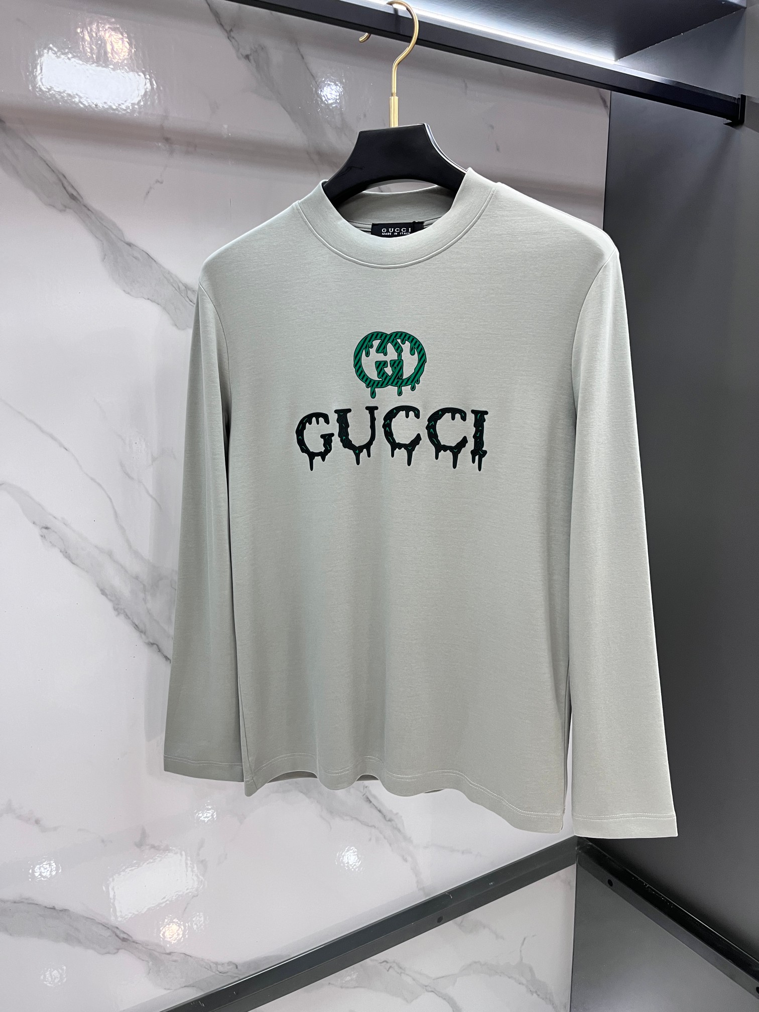 Gucci 2025秋冬新款时尚休闲圆领长袖打底。精选进口高密度双面拉架棉面料，精致原版logo打造，舒
