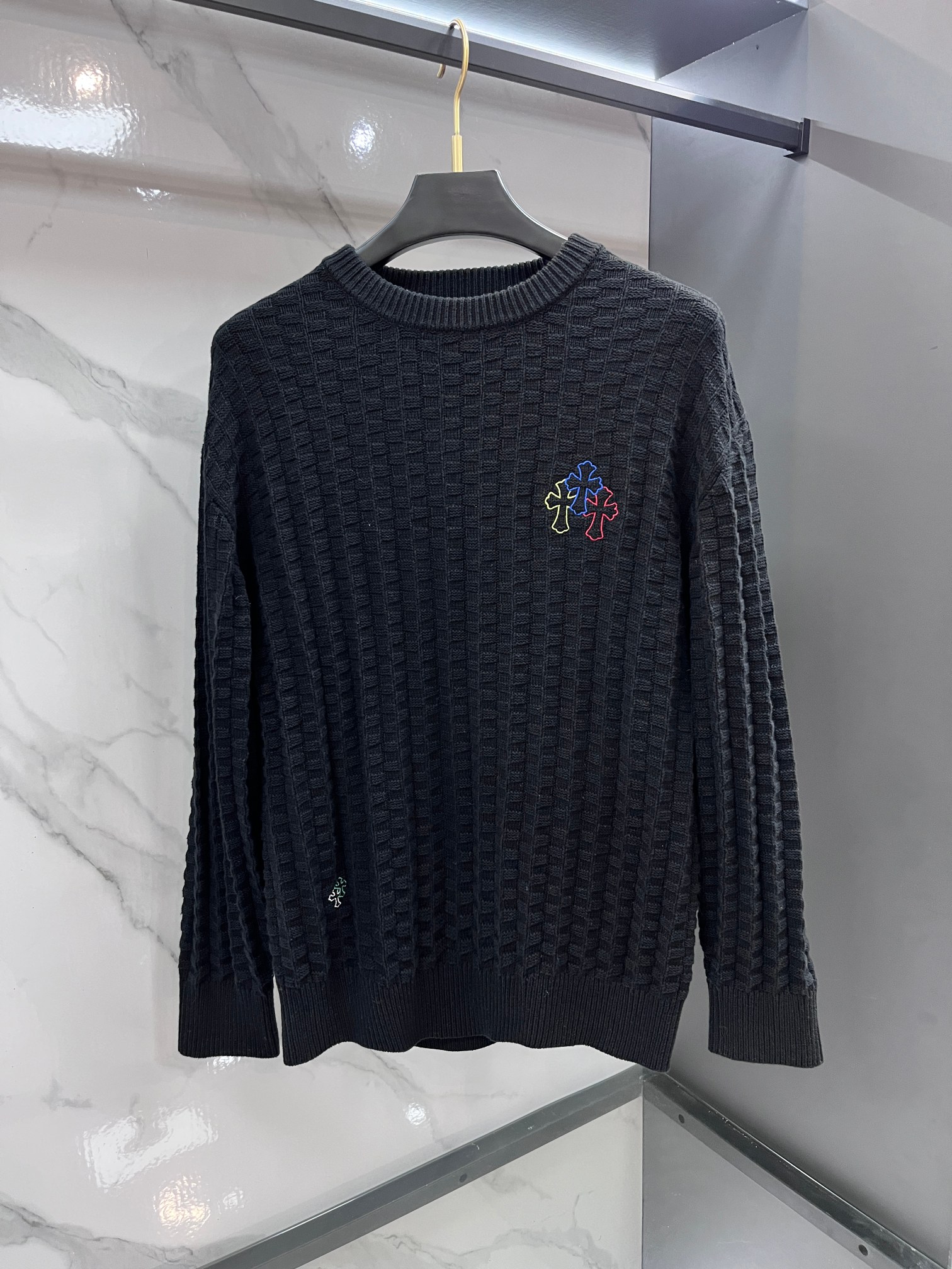 克罗心 秋冬新品圆领针织衫毛衣，设计独家呈现！超级流畅线条感极符合美学基调的一款毛衣，最基础的款式以极简