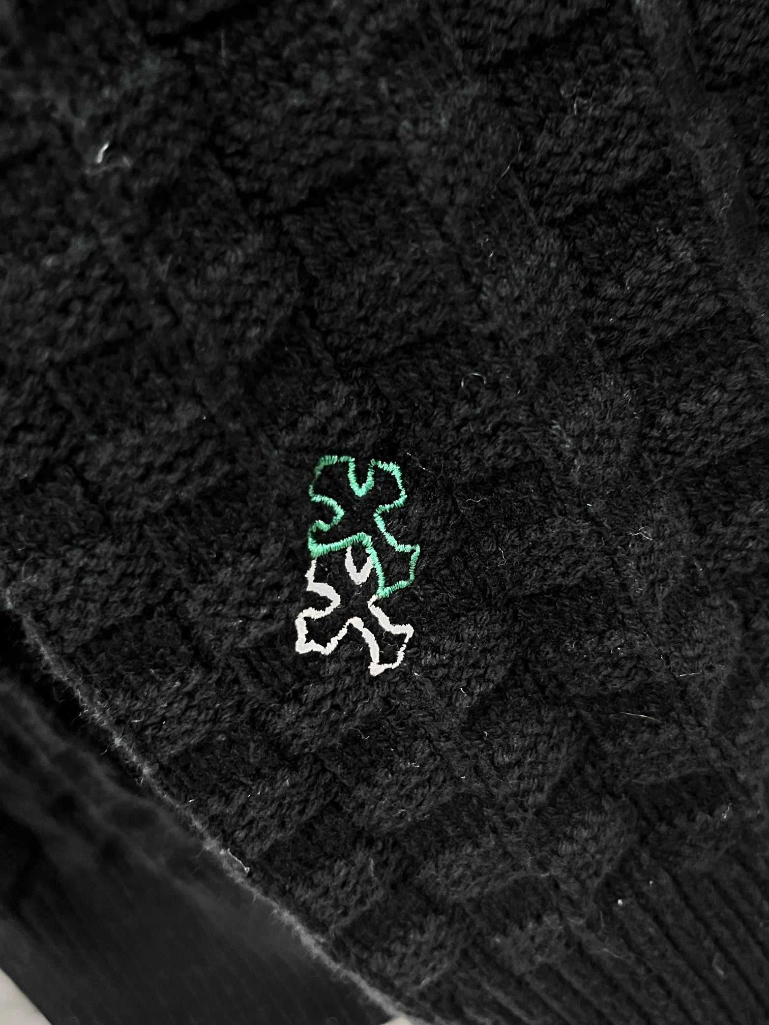 克罗心 秋冬新品圆领针织衫毛衣，设计独家呈现！超级流畅线条感极符合美学基调的一款毛衣，最基础的款式以极简