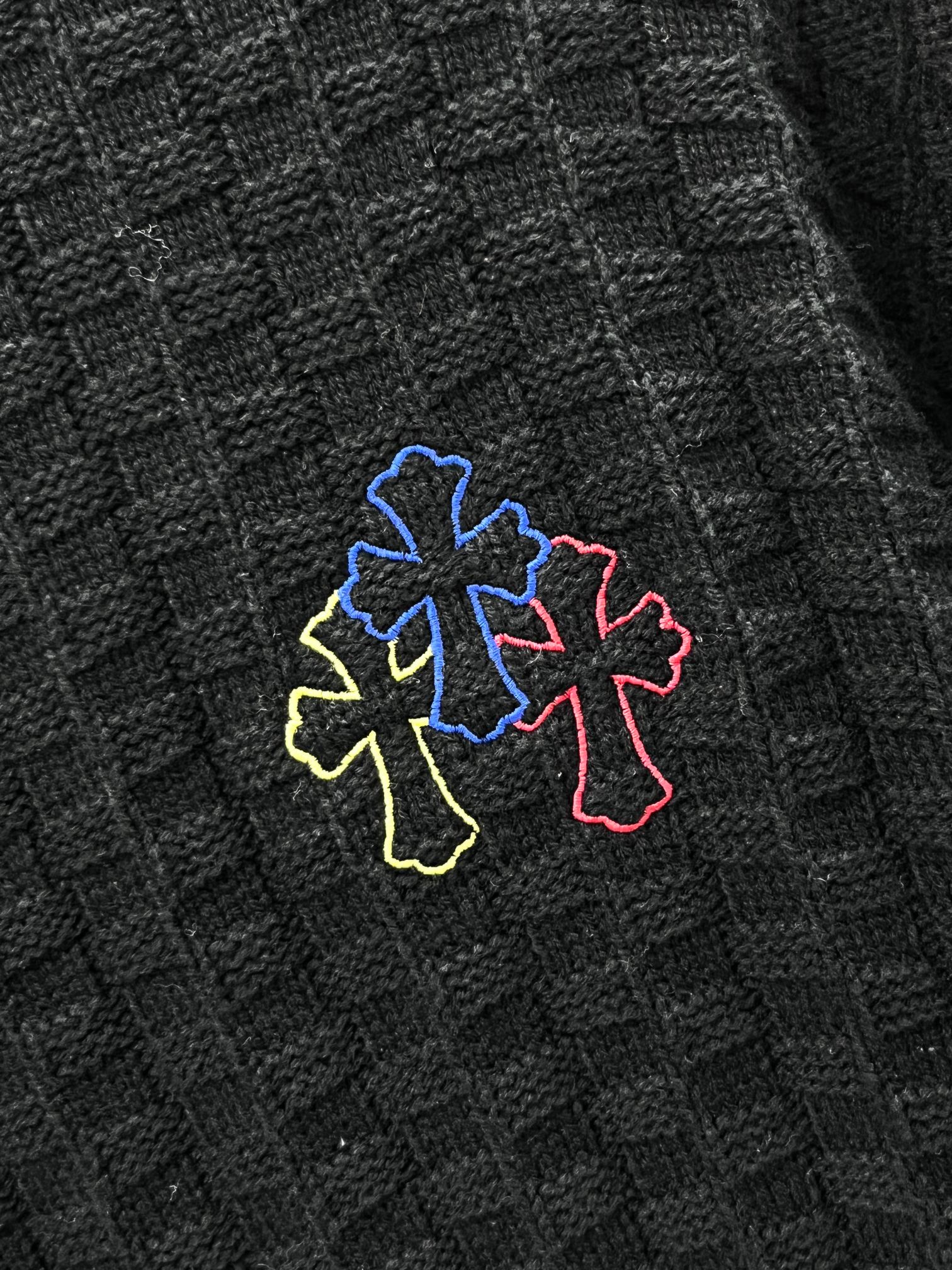 克罗心 秋冬新品圆领针织衫毛衣，设计独家呈现！超级流畅线条感极符合美学基调的一款毛衣，最基础的款式以极简