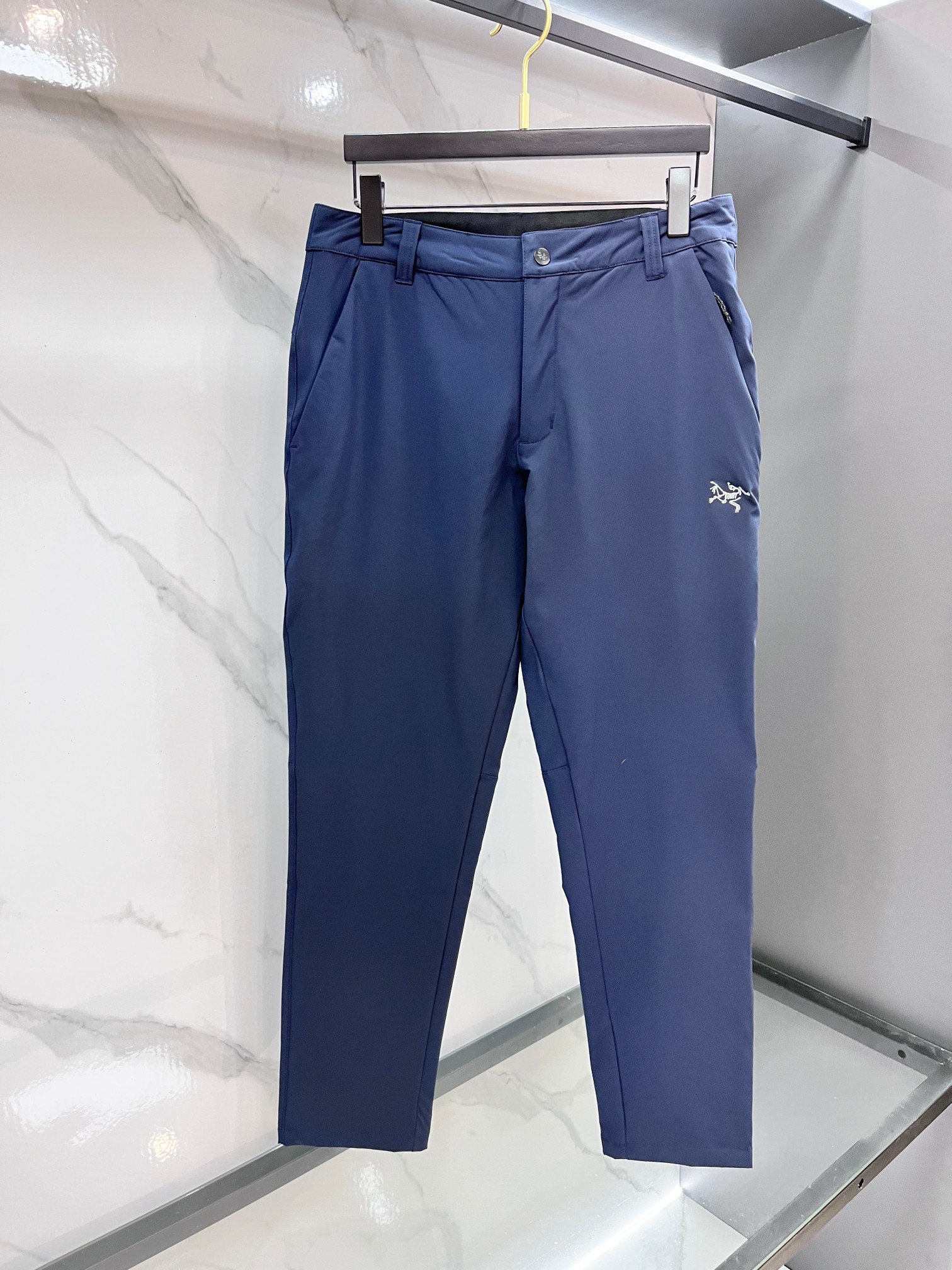 始祖鸟 ARC'TERYX户外防风加绒休闲裤，冬季男士软壳裤！无缝设计高热度鸟家户外机能风3D立体修身裁