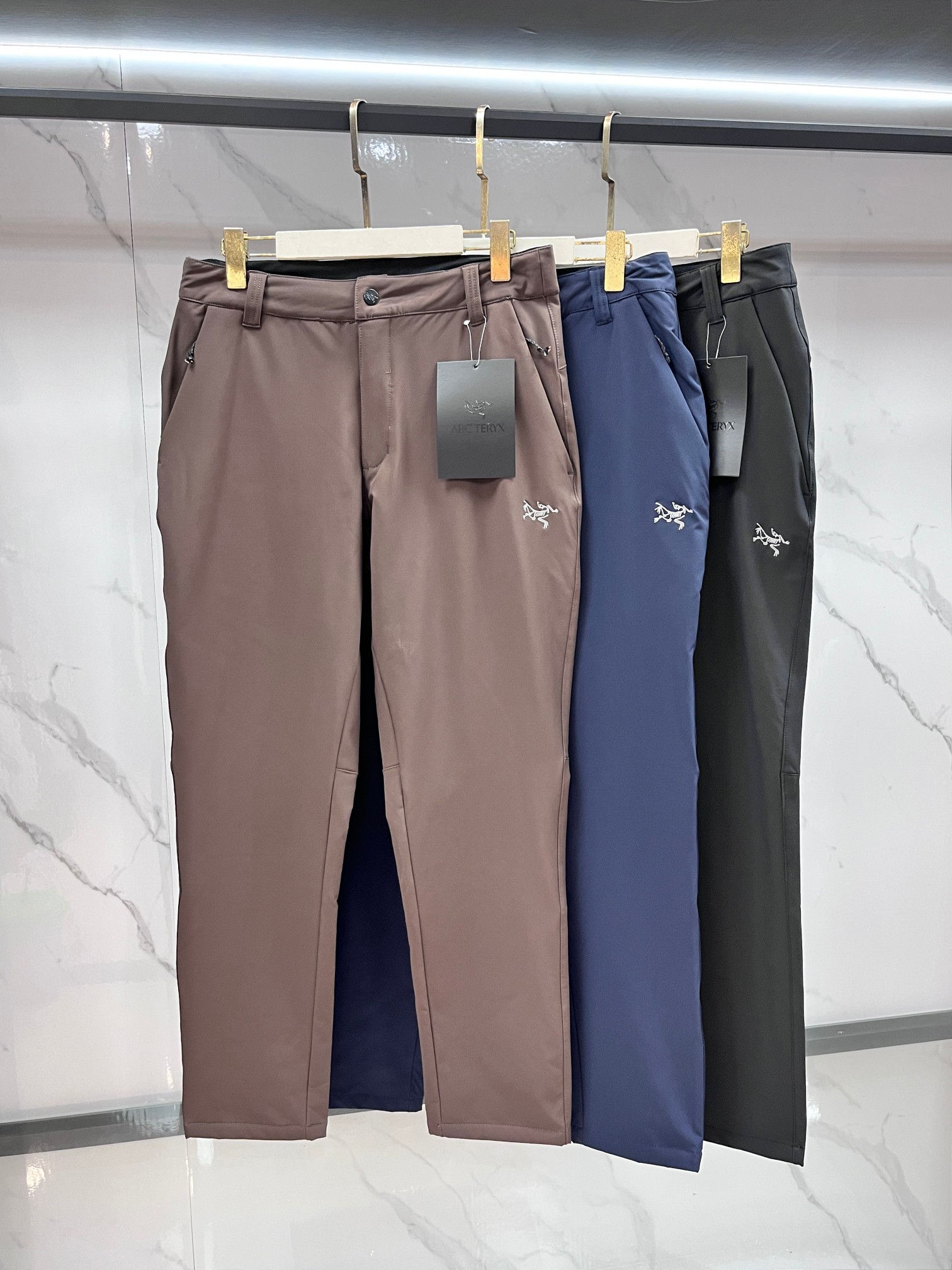 始祖鸟 ARC'TERYX户外防风加绒休闲裤，冬季男士软壳裤！无缝设计高热度鸟家户外机能风3D立体修身裁