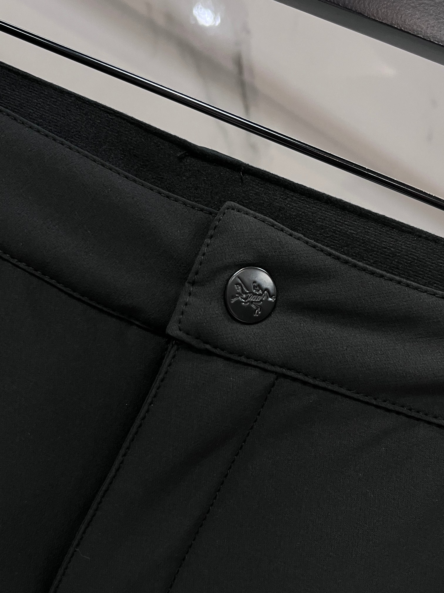 始祖鸟 ARC'TERYX户外防风加绒休闲裤，冬季男士软壳裤！无缝设计高热度鸟家户外机能风3D立体修身裁