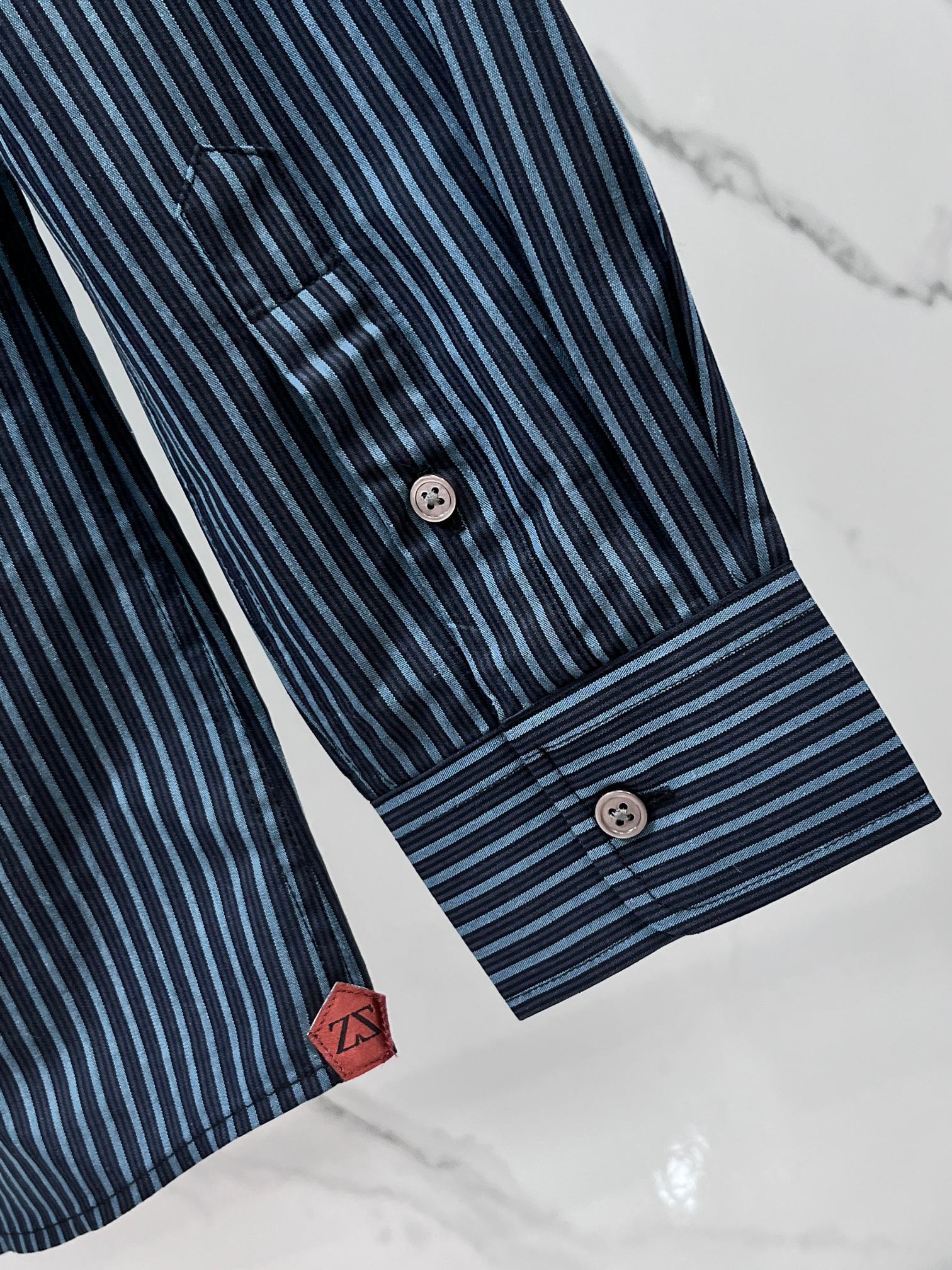 杰尼亚 2025ss新款男士长袖 衬衫 衬衣，高端版本！定制面料 透气舒适度高，细节无可挑剔，品牌元素设