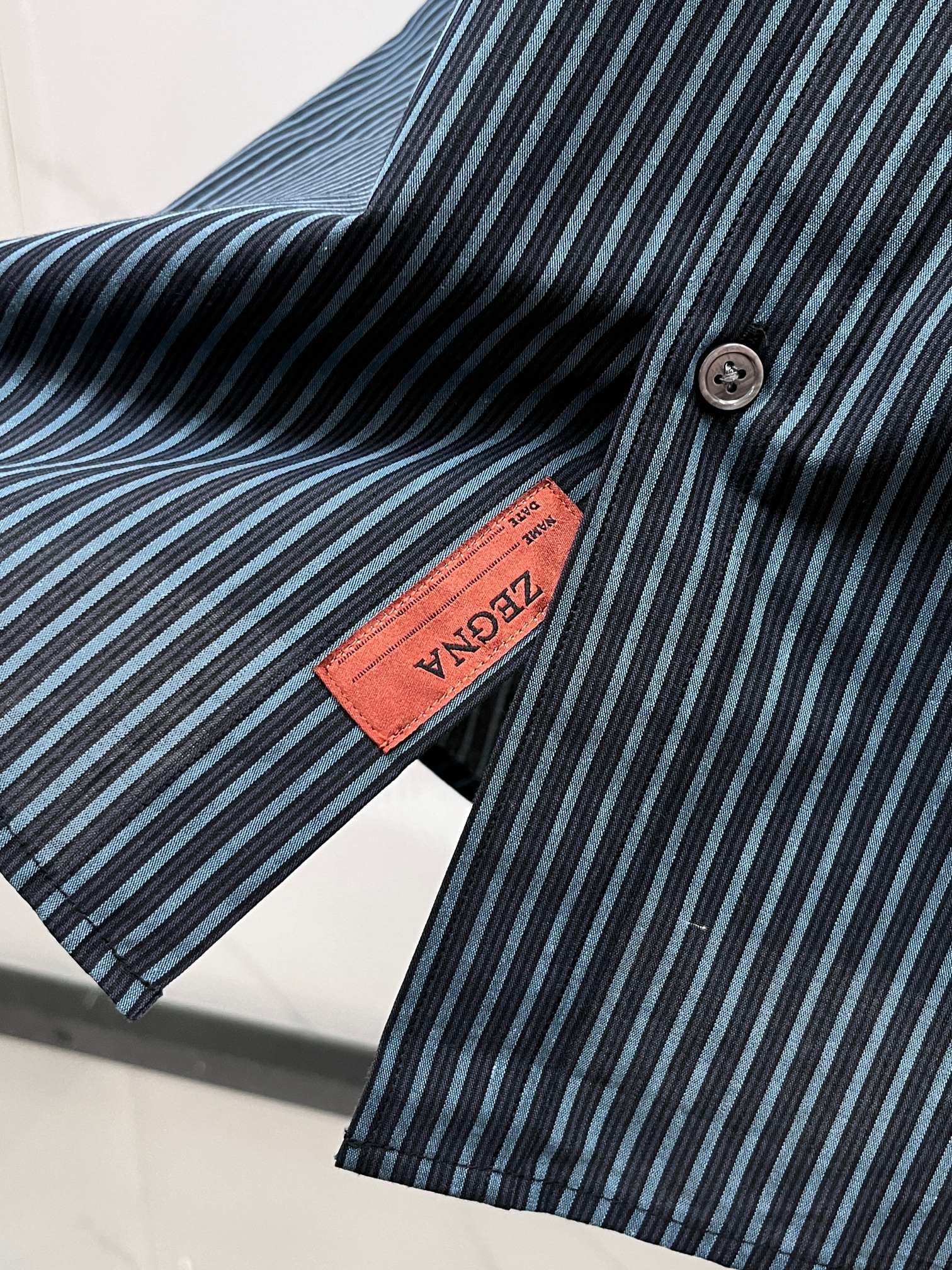 杰尼亚 2025ss新款男士长袖 衬衫 衬衣，高端版本！定制面料 透气舒适度高，细节无可挑剔，品牌元素设