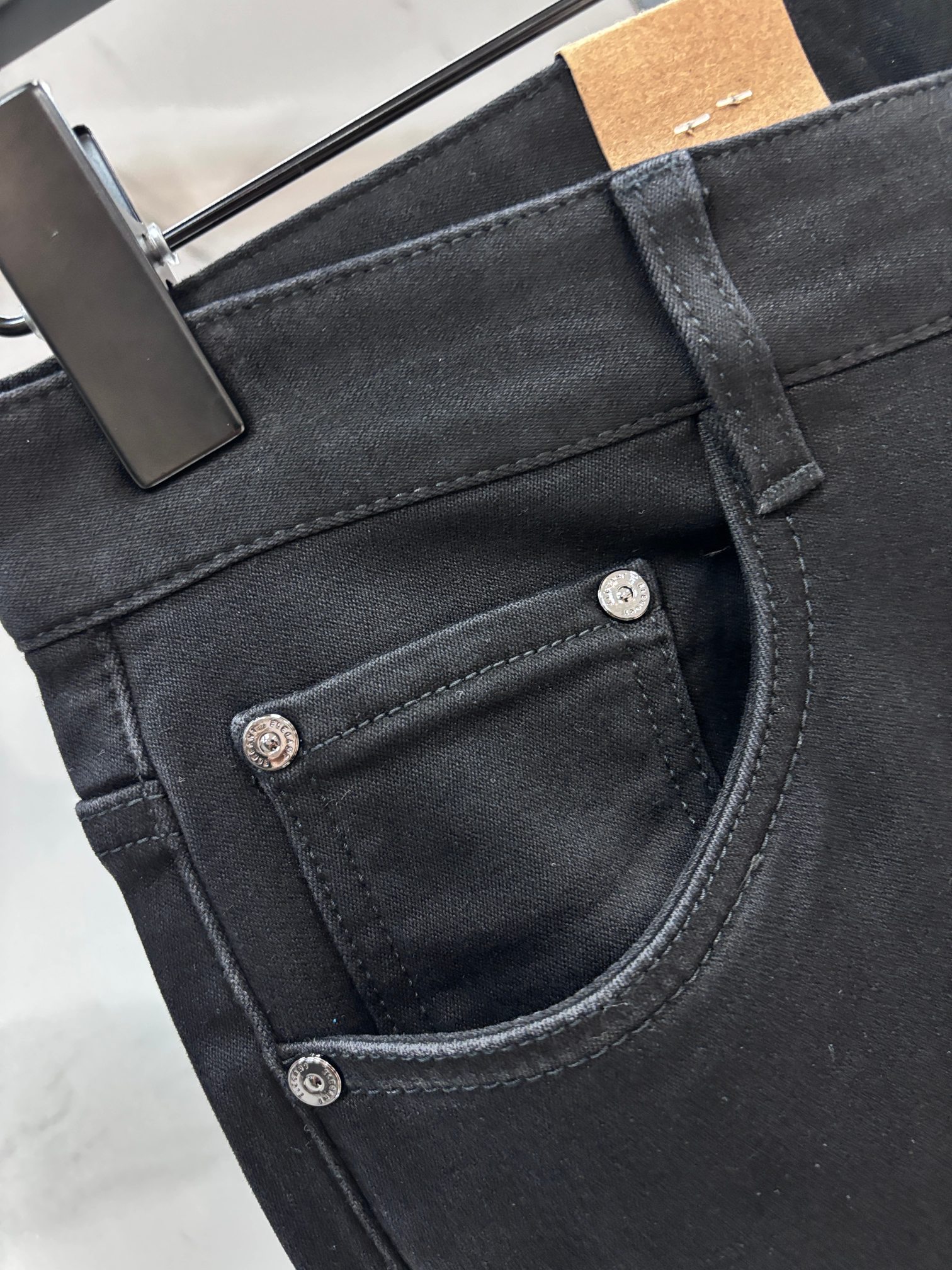 lP🆕 🔥高端定制、2025早秋最新款牛仔裤 柜台同步发售 原版定制 客供五金辅料 原单品质 进口固色牛