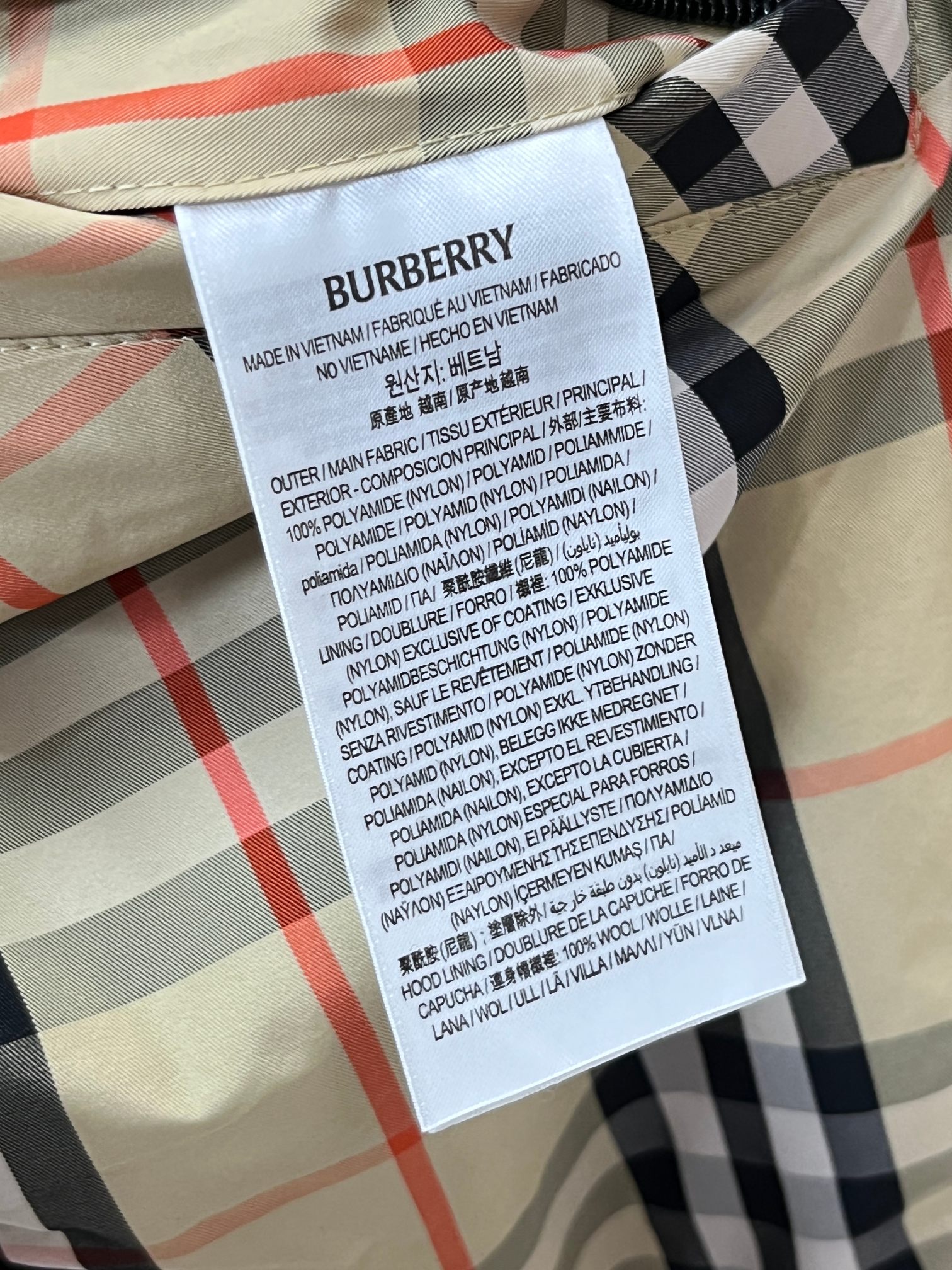 🆕 巴宝莉 秋冬新款双面穿轻薄羽绒，B家全徽章精致刺绣，极为抢眼，彰显独特品味，简约大气的风格适合各种商